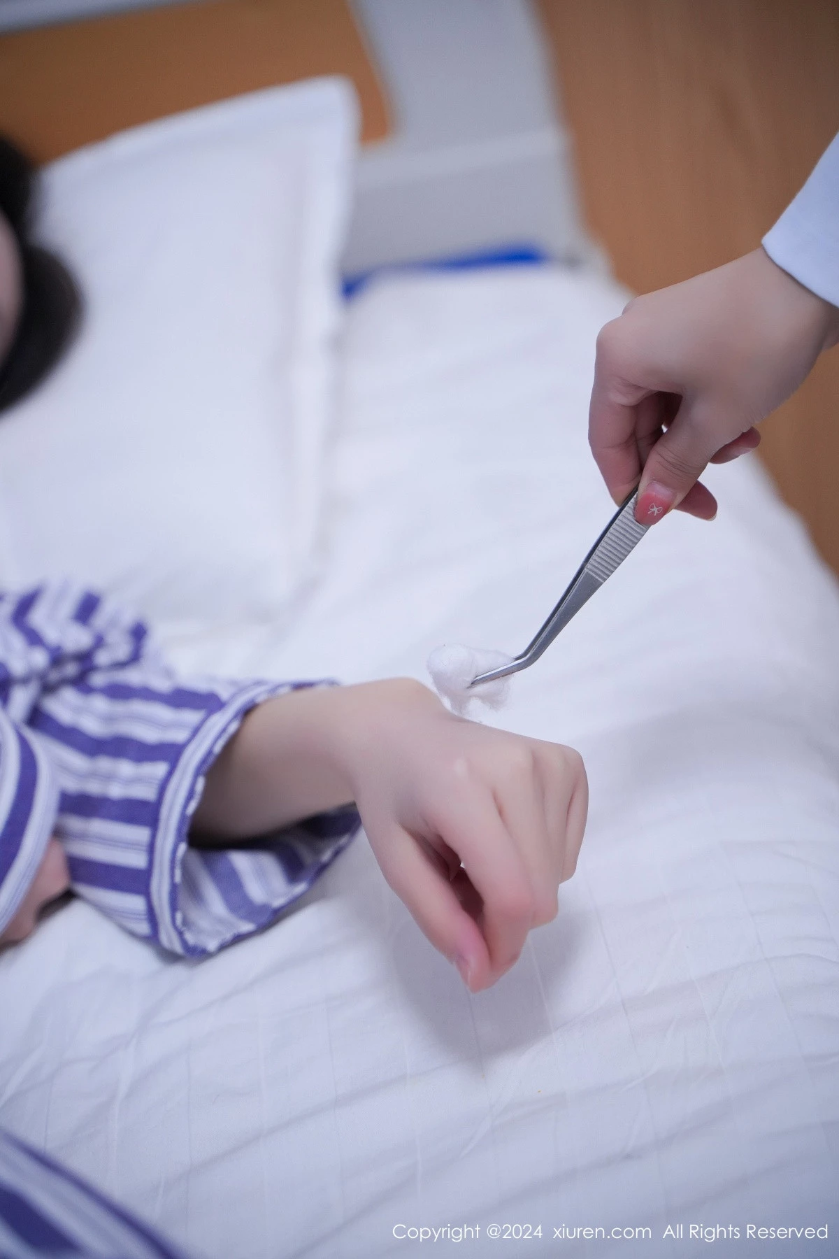 秀人集.com_[XiuRen秀人网]No.8346_女神Carol周妍希X角色扮演患者服配开档肉丝秀丰满身材诱惑写真72P