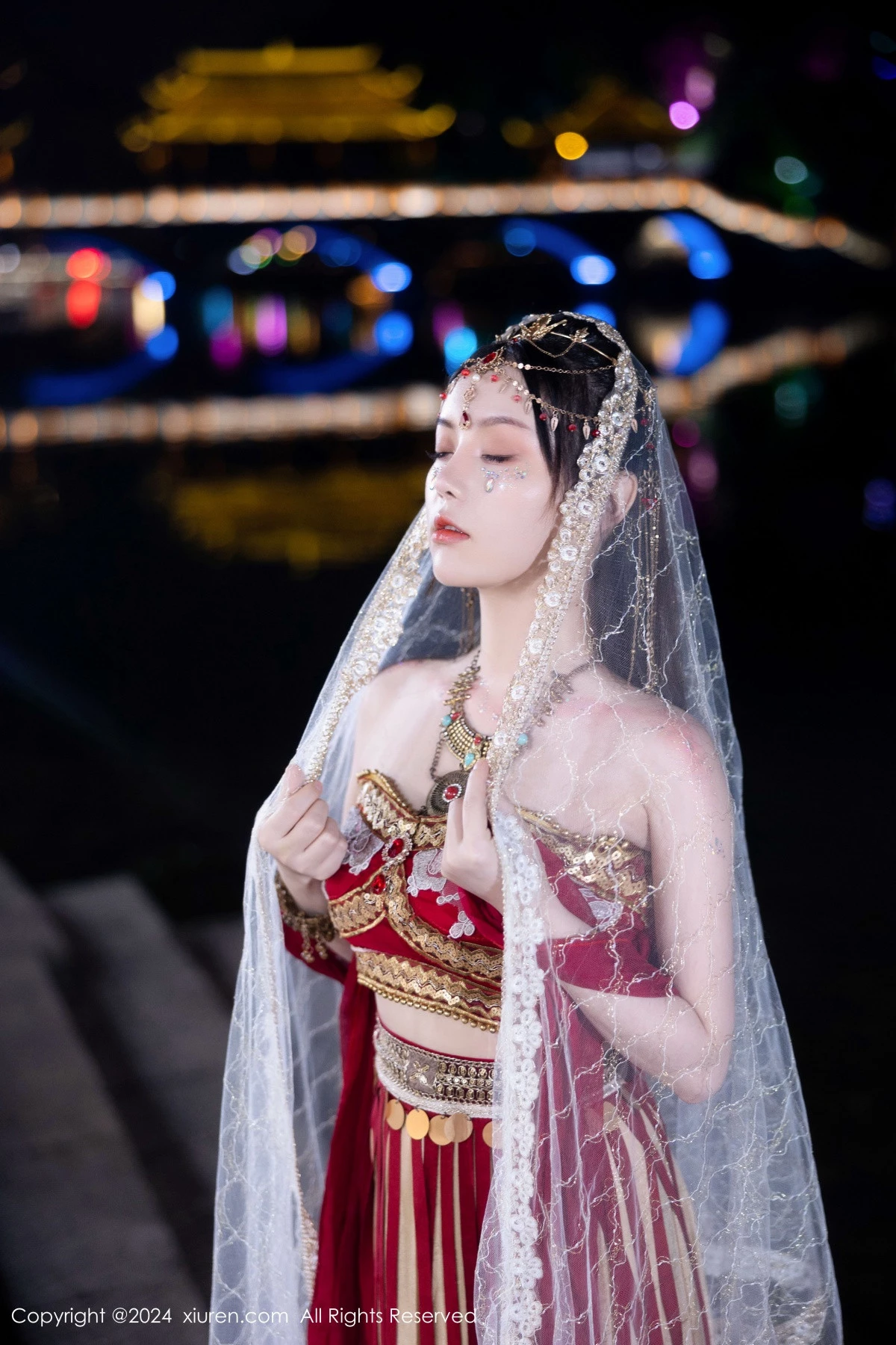 秀人集.com_[XiuRen秀人网]No.8349_模特豆瓣酱性感红色薄纱西域服饰半脱秀丰腴身材撩人诱惑写真82P