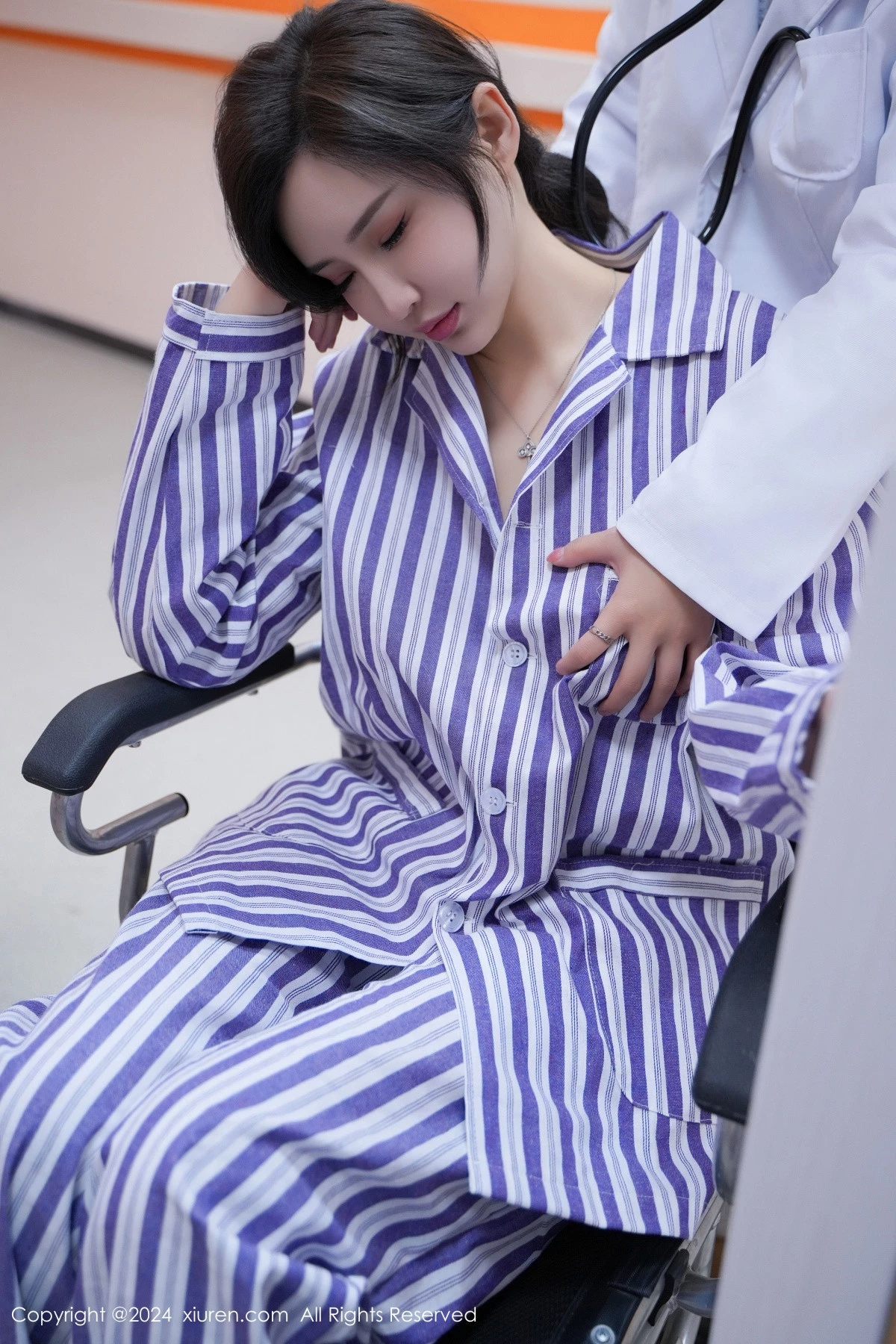 秀人集.com_[XiuRen秀人网]No.8346_女神Carol周妍希X角色扮演患者服配开档肉丝秀丰满身材诱惑写真72P