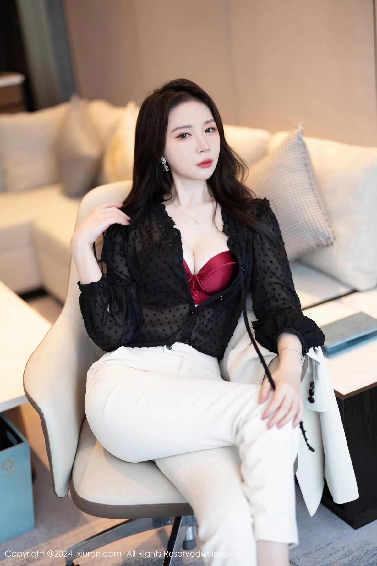 秀人集.com_[XiuRen秀人网]No.8354_模特梦心玥性感白色套装露黑色轻透内衣配超薄肉丝迷人诱惑写真90P