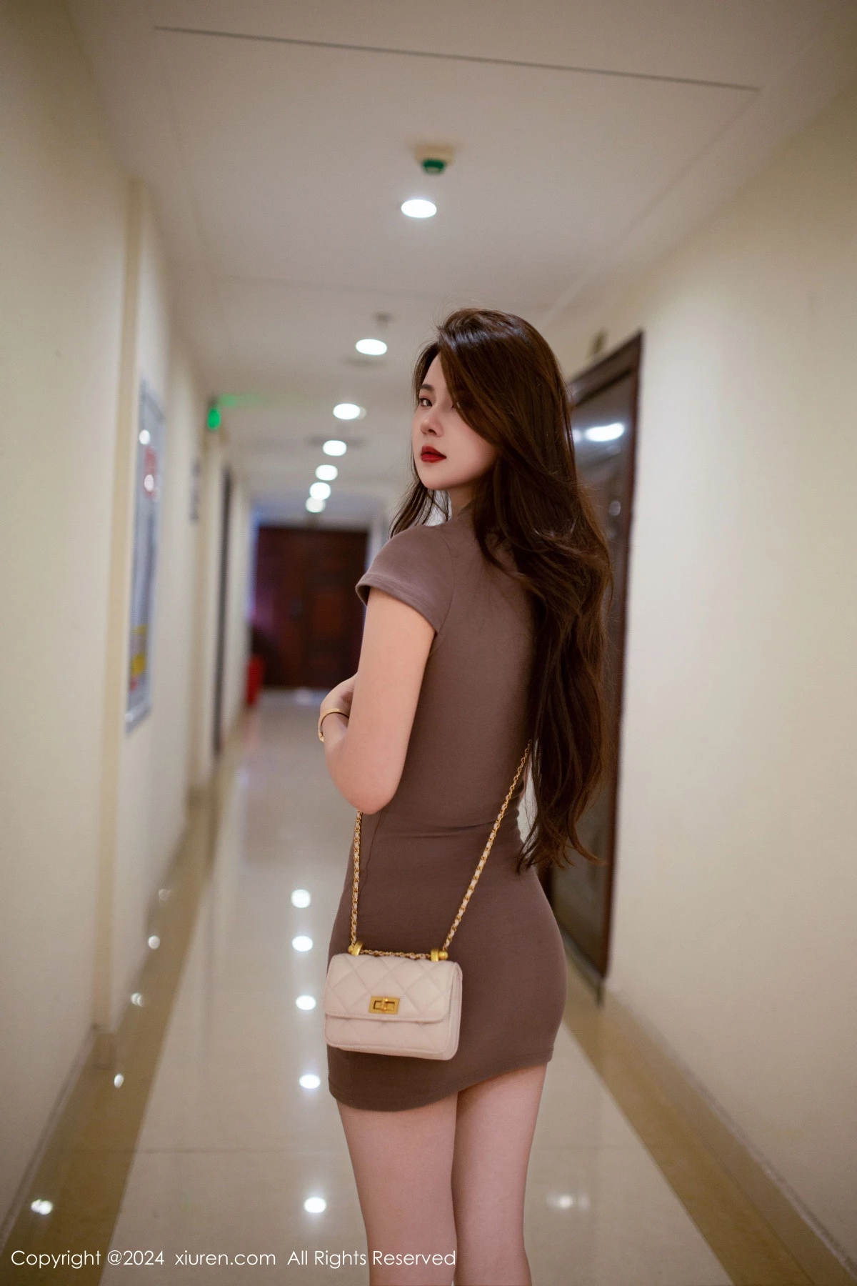 秀人集.com_[XiuRen秀人网]No.8359_新人模特仙女爱自由浴室性感咖啡色连衣短裙秀完美身材诱惑写真60P