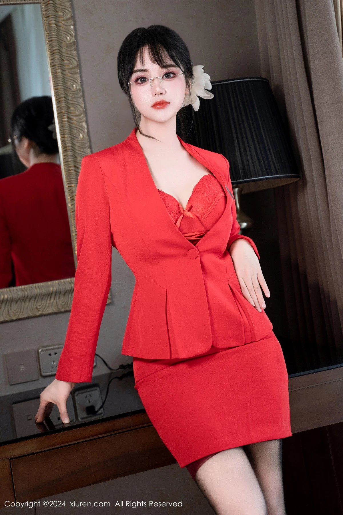 秀人集.com_[XiuRen秀人网]No.8360_模特汐汐爱吃草莓性感红色情趣内衣配黑丝袜秀惹火身材诱惑写真60P