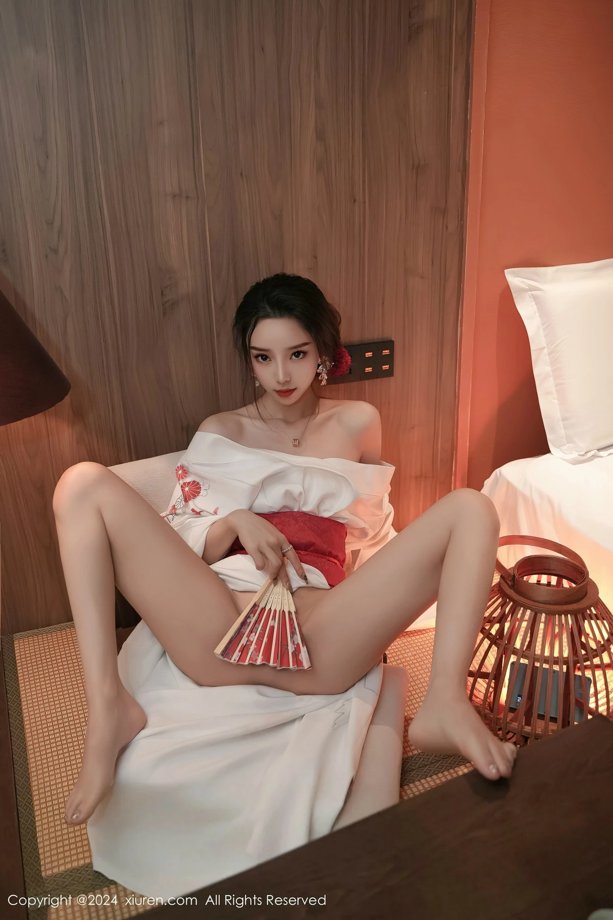 秀人集.com_[XiuRen秀人网]No.8367_模特苏曼兮宾馆场景性感白色日系和服半撩秀翘臀美腿诱惑写真85P