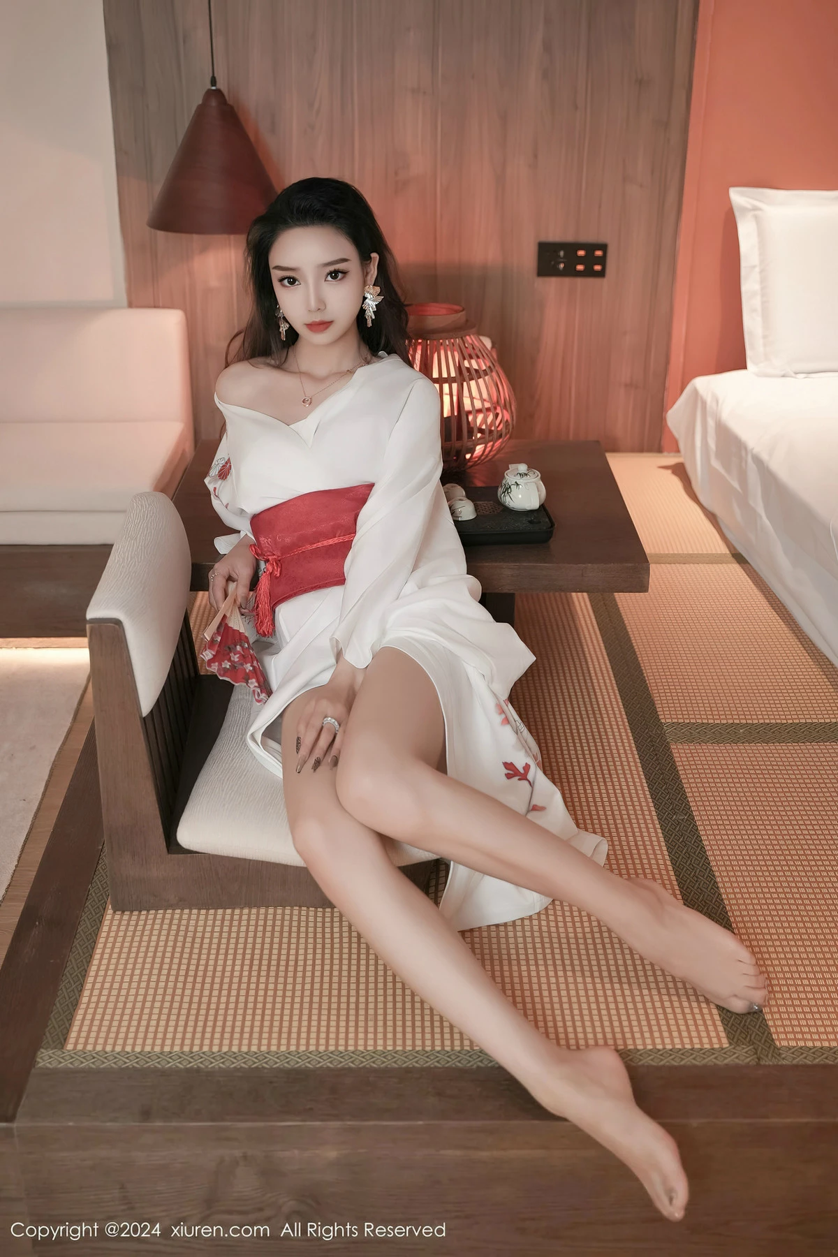 秀人集.com_[XiuRen秀人网]No.8367_模特苏曼兮宾馆场景性感白色日系和服半撩秀翘臀美腿诱惑写真85P