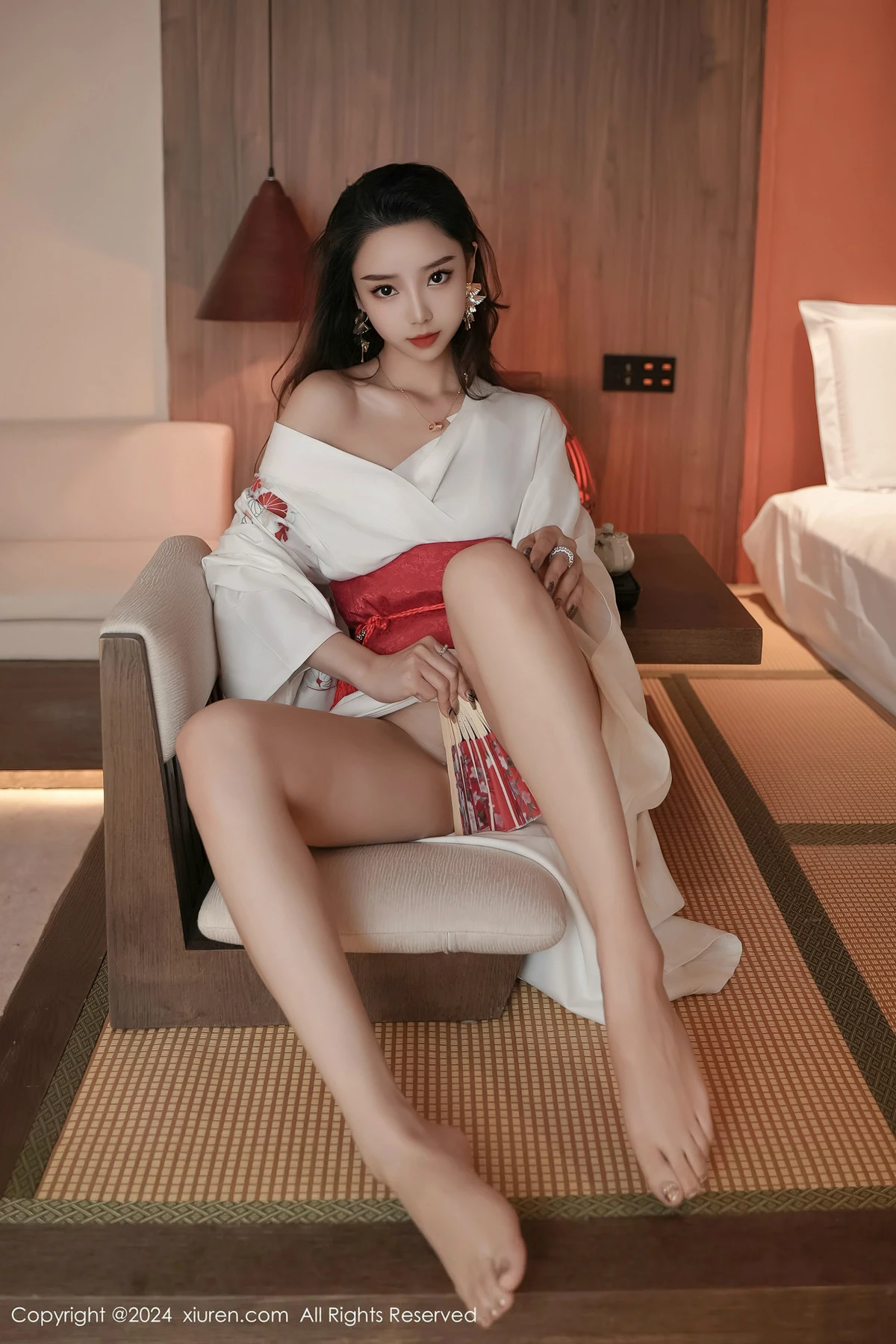 秀人集.com_[XiuRen秀人网]No.8367_模特苏曼兮宾馆场景性感白色日系和服半撩秀翘臀美腿诱惑写真85P