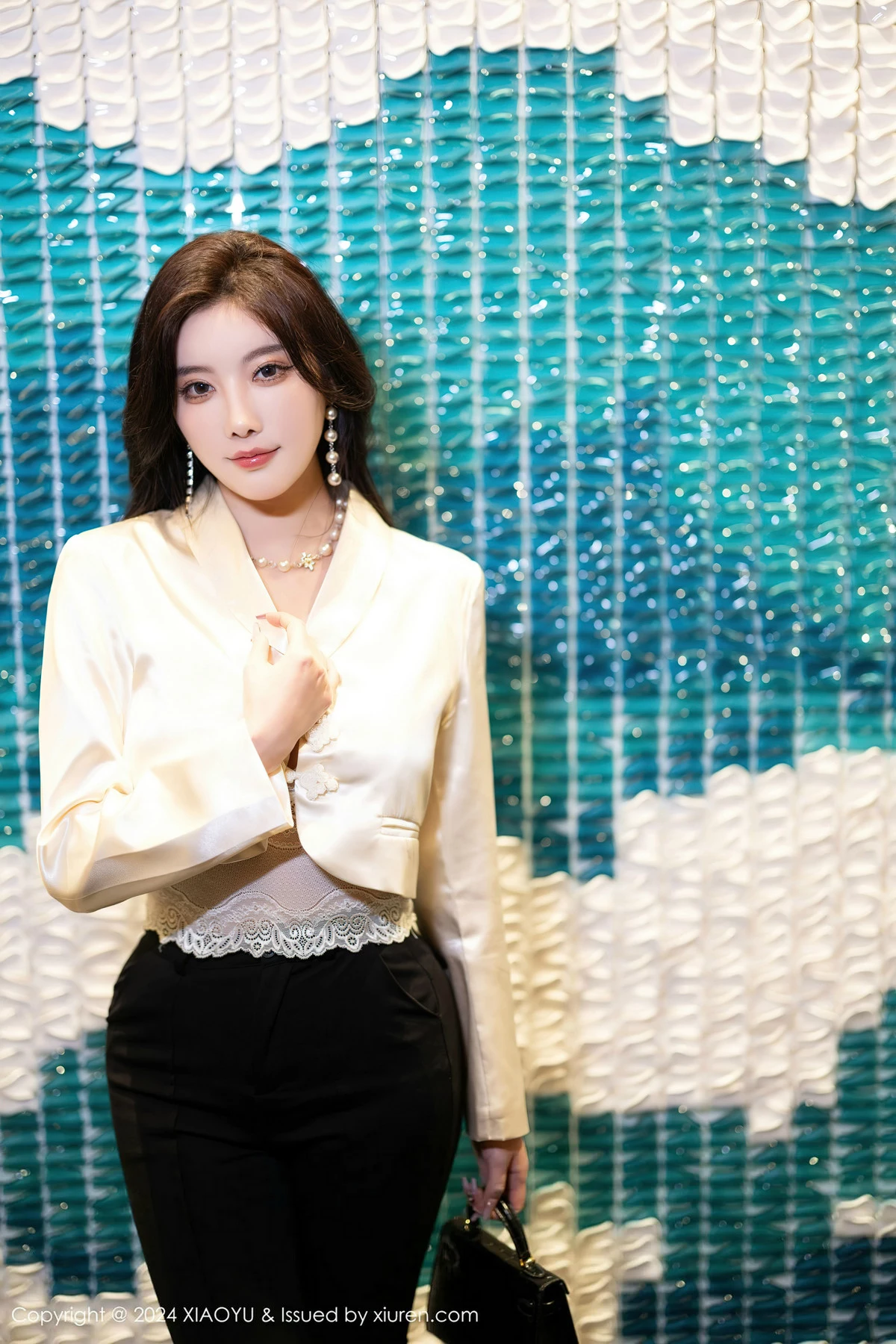 秀人集.com_[XiaoYu画语界]Vol.1233_女神杨晨晨Yome性感白色蕾丝内衣+黑色情趣内衣完美诱惑写真80P