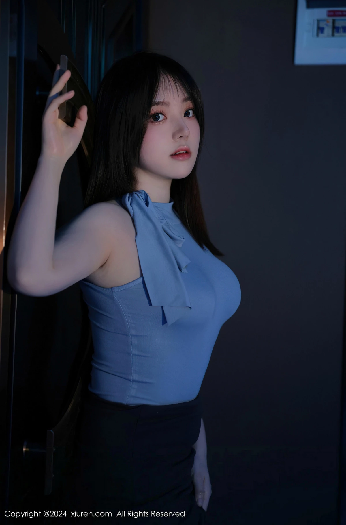 秀人集.com_[XiuRen秀人网]No.8402_模特豆瓣酱KTV场景红色情趣薄纱露性感内衣秀惹火身材诱惑写真73P