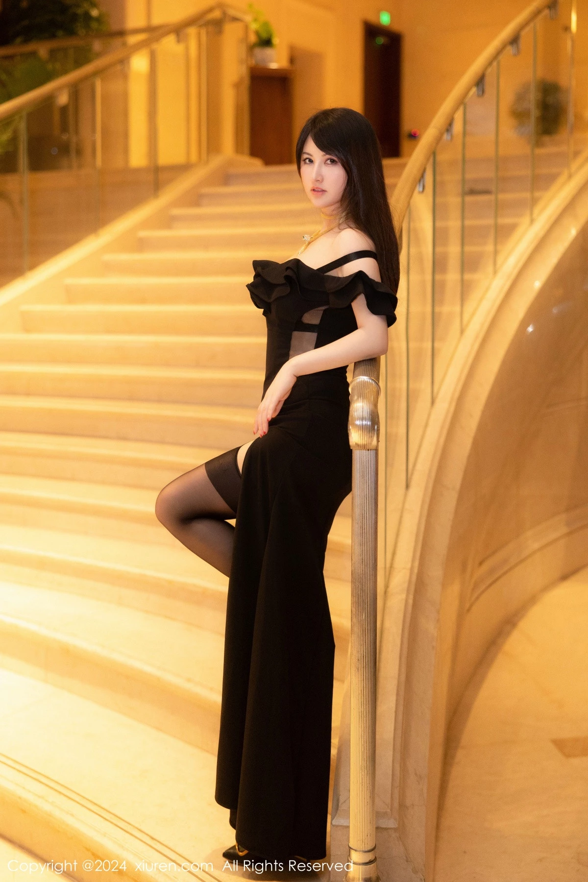 秀人集.com_[XiuRen秀人网]No.8397_模特诗诗kiki性感黑色皮质连体内衣配黑丝吊袜秀丰腴身材诱惑写真81P