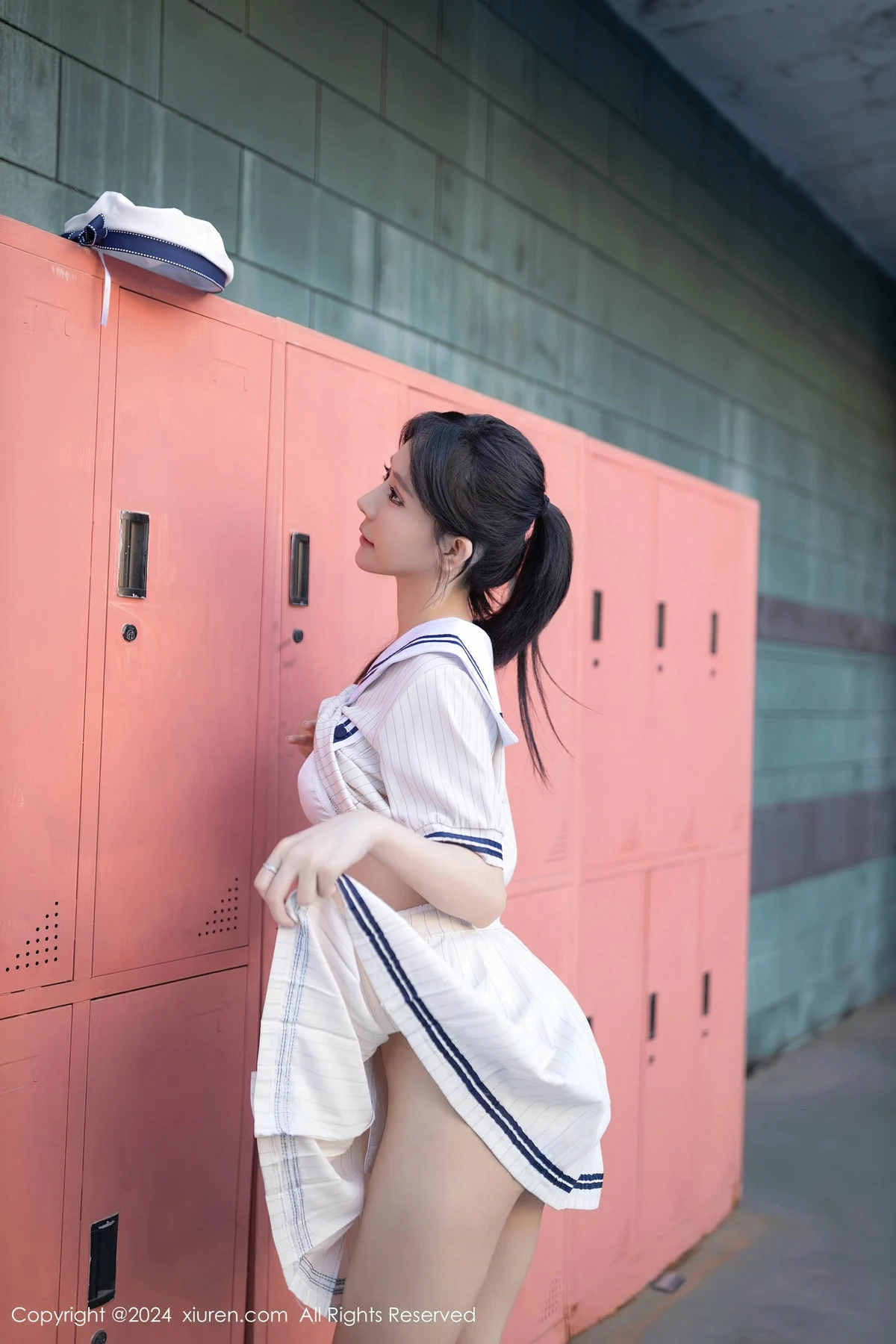 秀人集.com_[XiuRen秀人网]No.8280_模特幼幼性感白色学生短裙制服露白色内衣秀完美身材诱惑写真80P