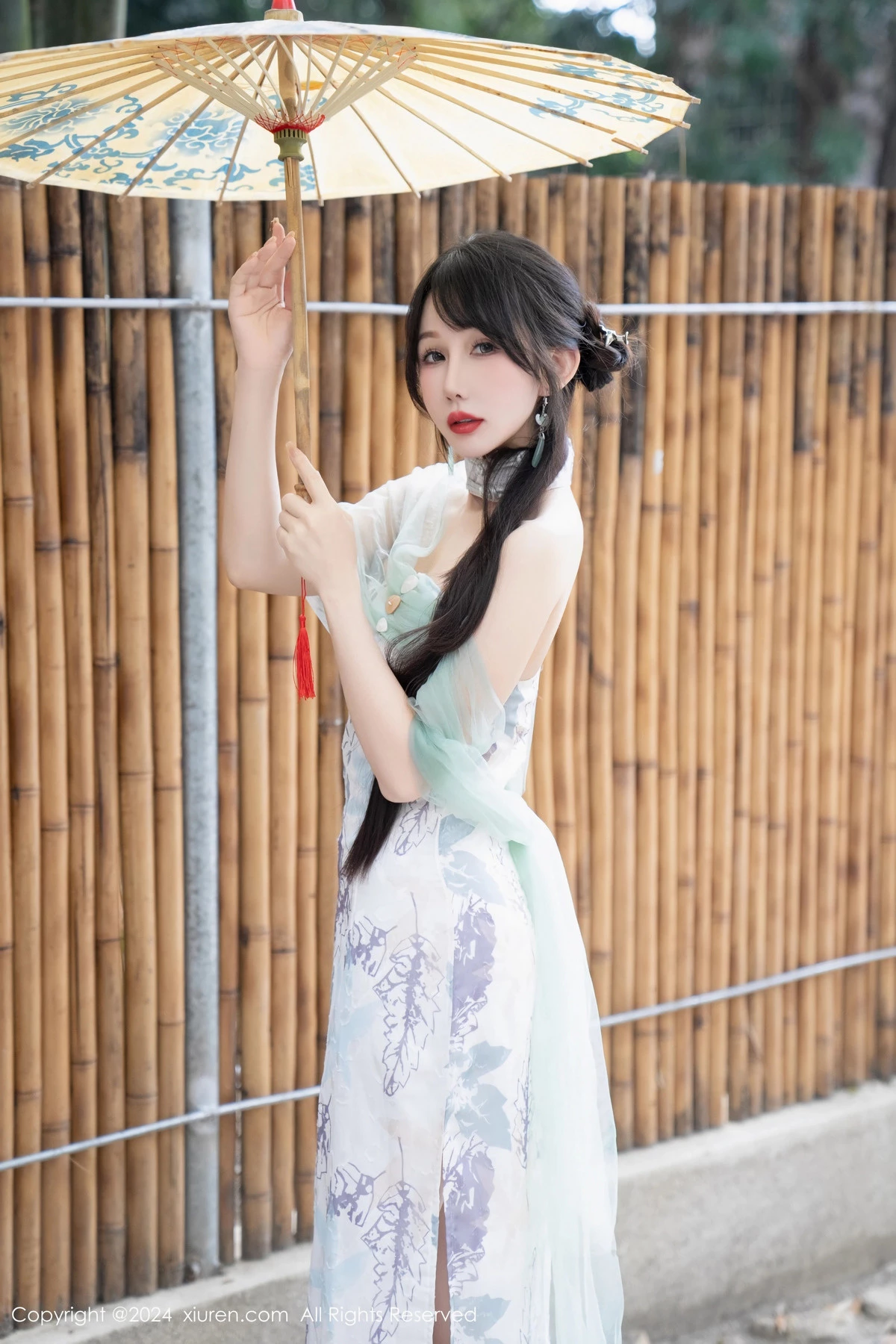 秀人集.com_[XiuRen秀人网]No.8448_模特波巧酱性感黑色薄纱肚兜+图案旗袍配闪亮肉丝完美诱惑写真96P