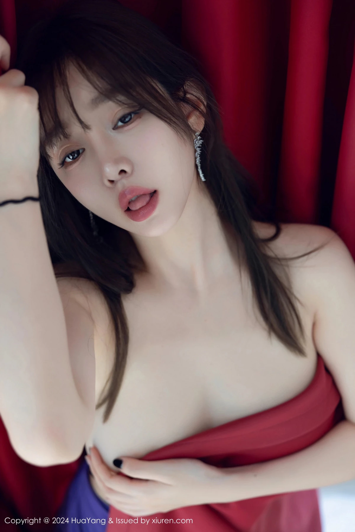 秀人集.com_[HuaYang花漾]Vol.577_女神王雨纯性感紫色连衣裙配超薄黑色半脱秀惹火身材诱惑写真100P