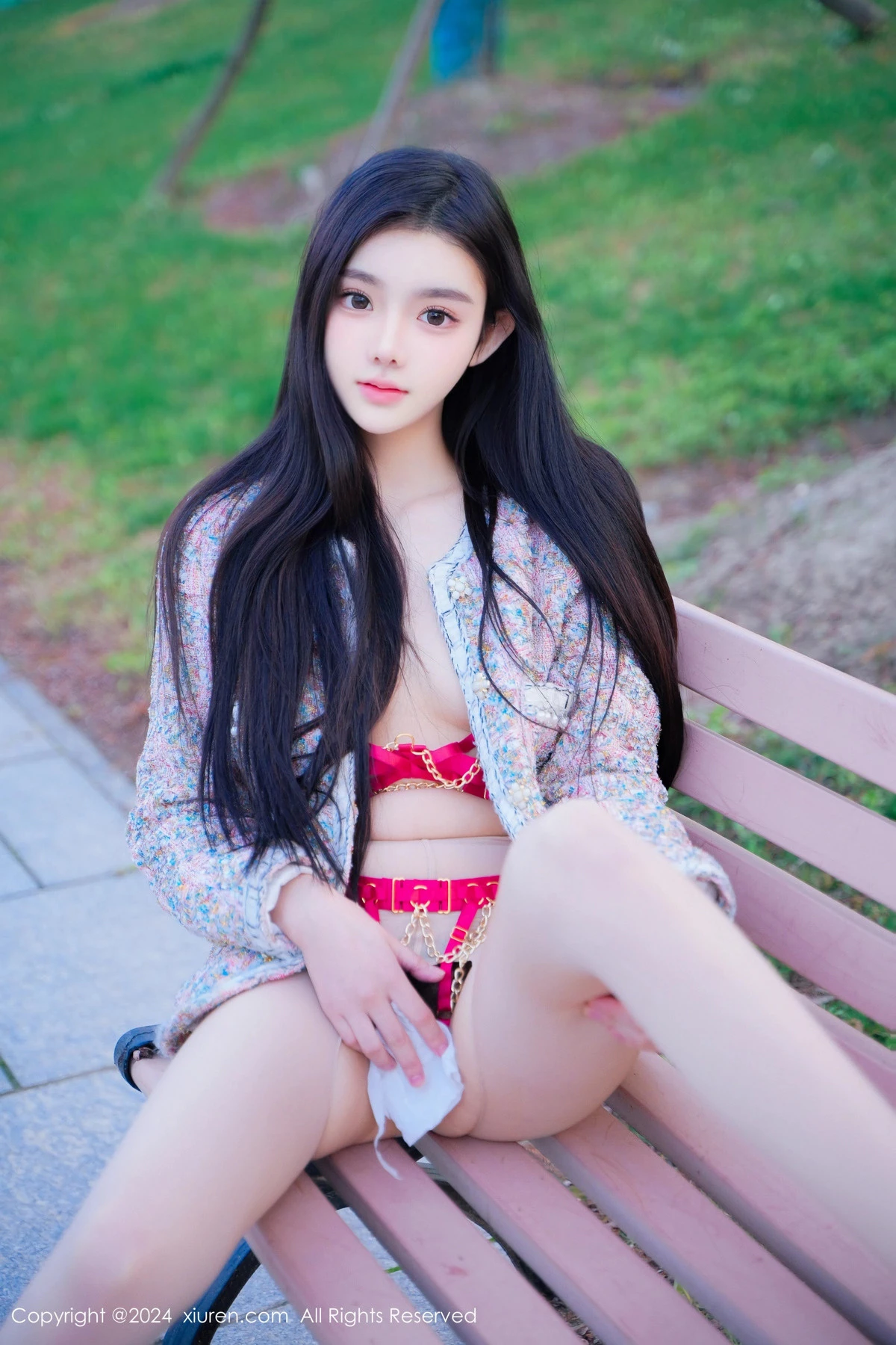 秀人集.com_[XiuRen秀人网]No.8489_模特龙雪儿户外性感红色情趣服饰配开档白丝秀惹火身材诱惑写真49P