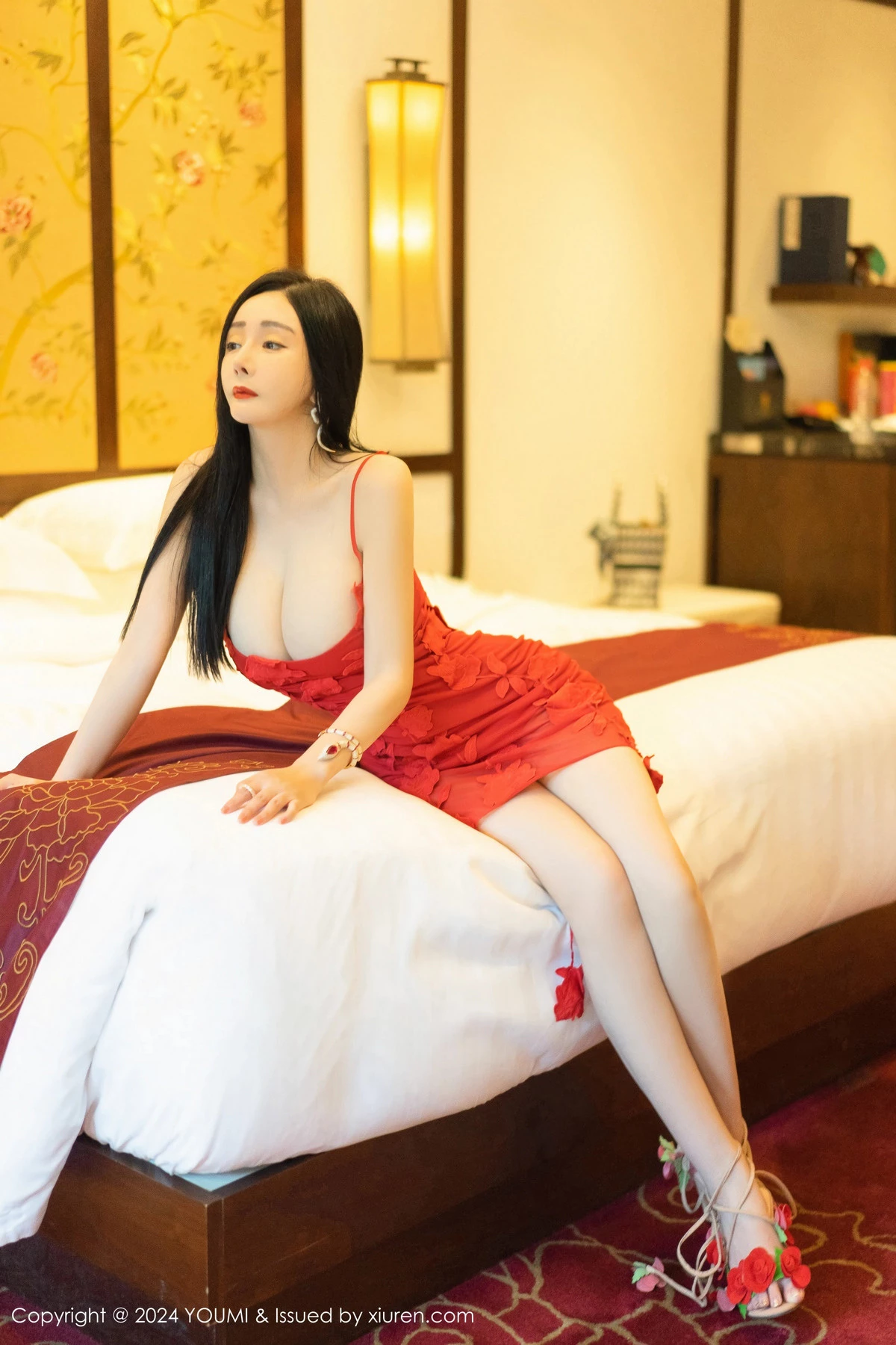 秀人集.com_[YouMi尤蜜荟]Vol.1058_模特允爾性感红色连衣短裙露粉色内衣秀丰腴身姿撩人诱惑写真51P