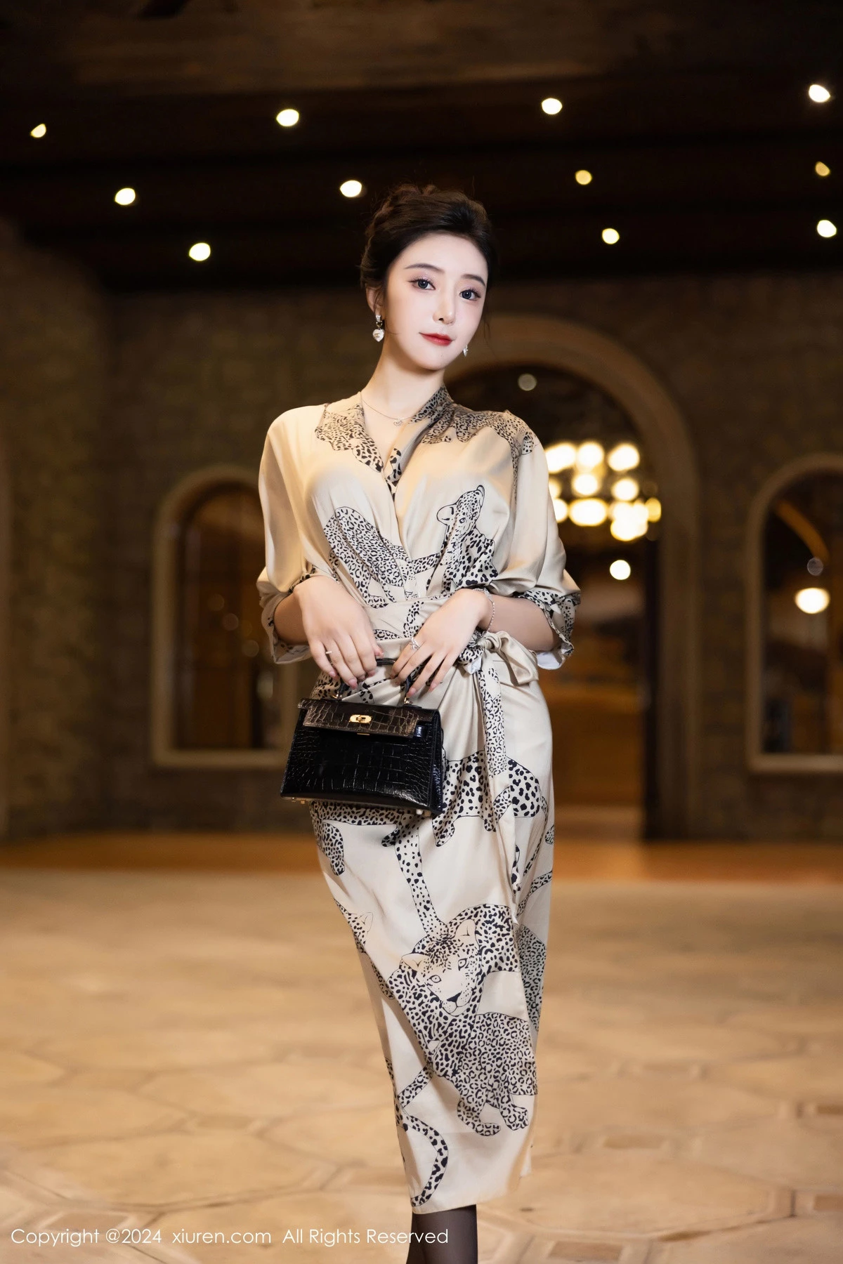 秀人集.com_[XiuRen秀人网]No.8510_女神王馨瑶yanni性感睡衣露灰绿色内衣配超薄黑丝完美诱惑写真82P