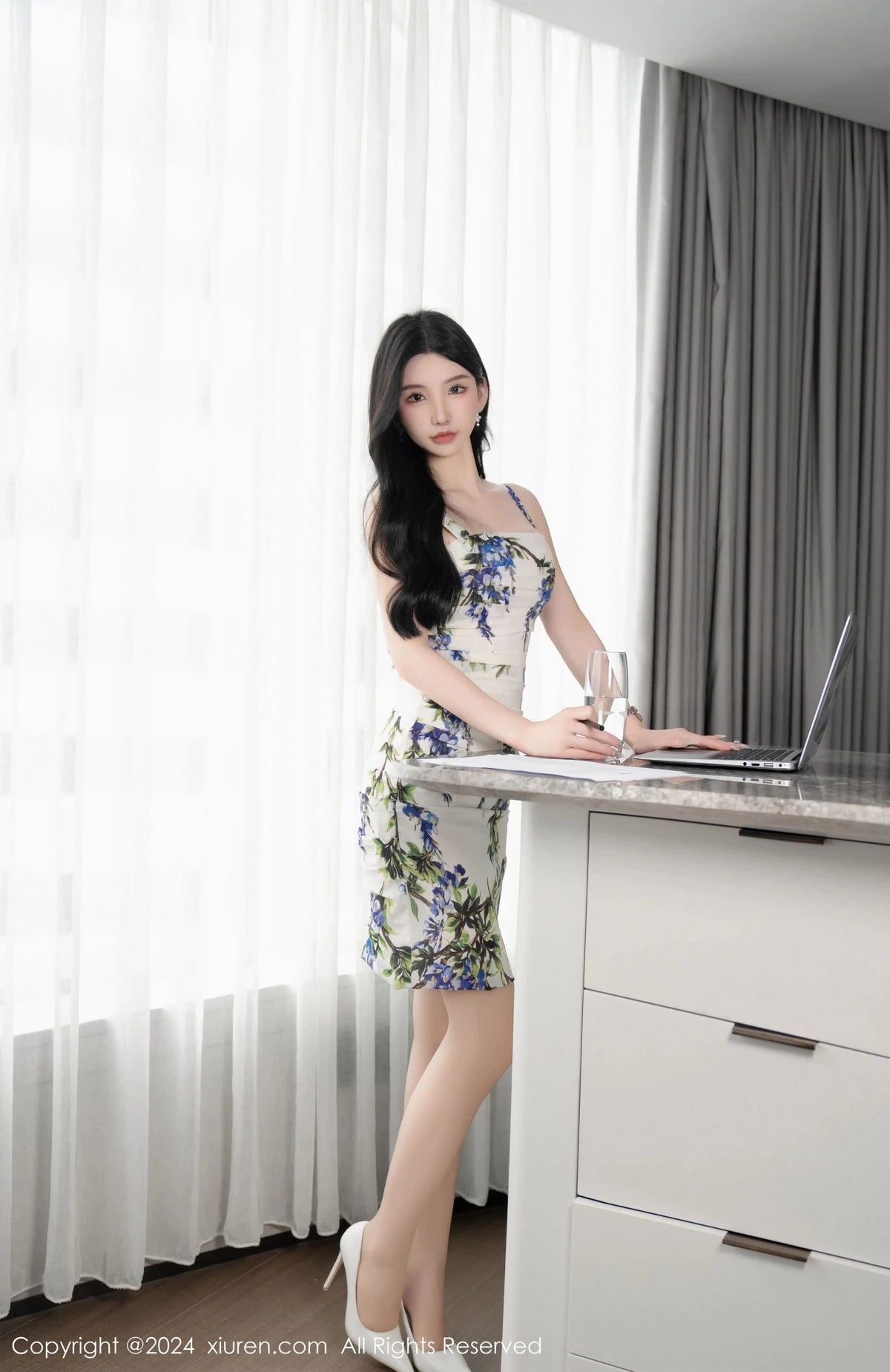 秀人集.com_[XiuRen秀人网]No.8513_女神周于希Sally性感图案旗袍服饰配超薄肉丝秀丰腴身姿诱惑写真85P