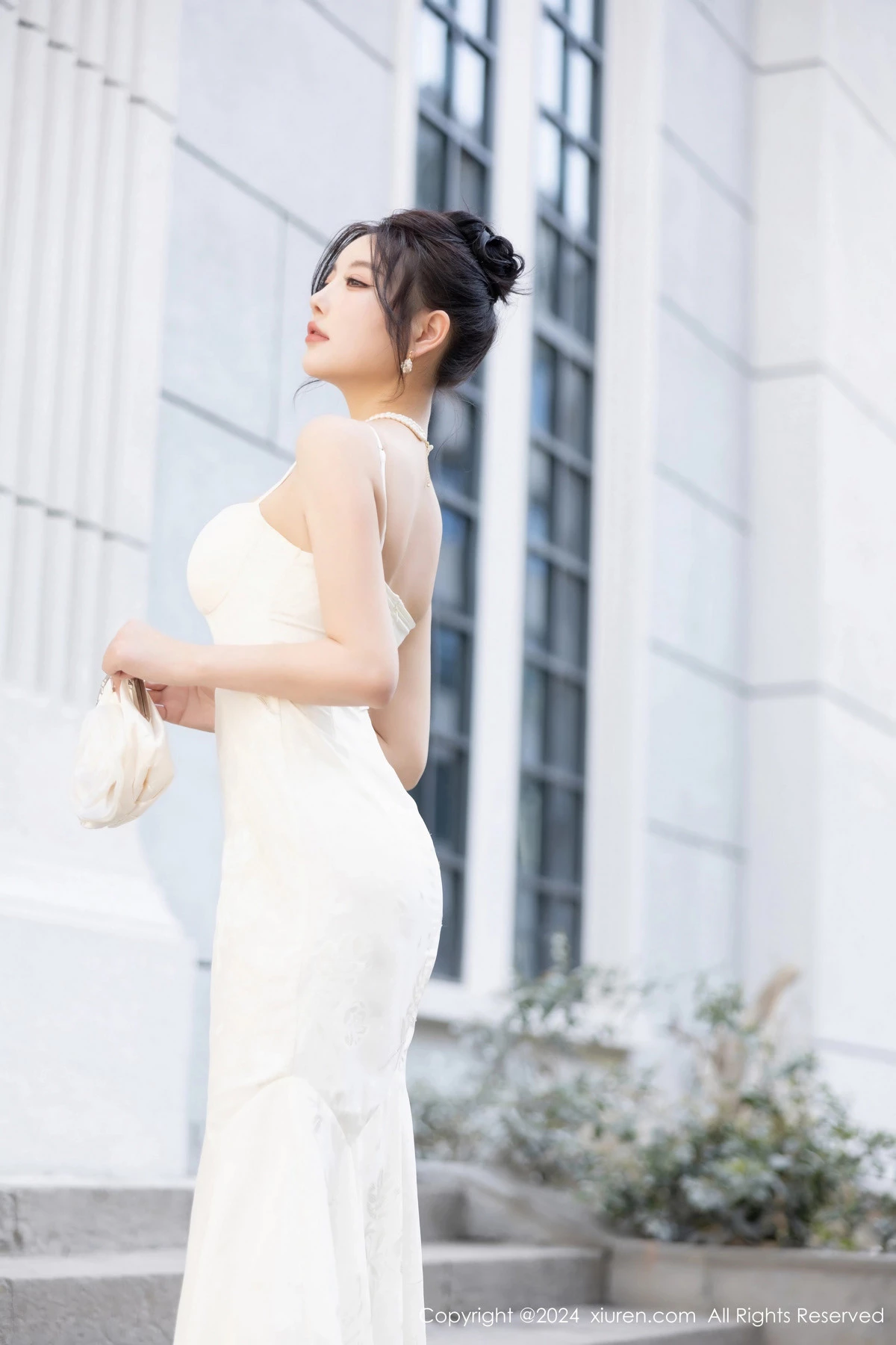 秀人集.com_[XiuRen秀人网]No.8538_女神杨晨晨Yome性感白色连衣裙配白色丝袜秀完美身材诱惑写真81P