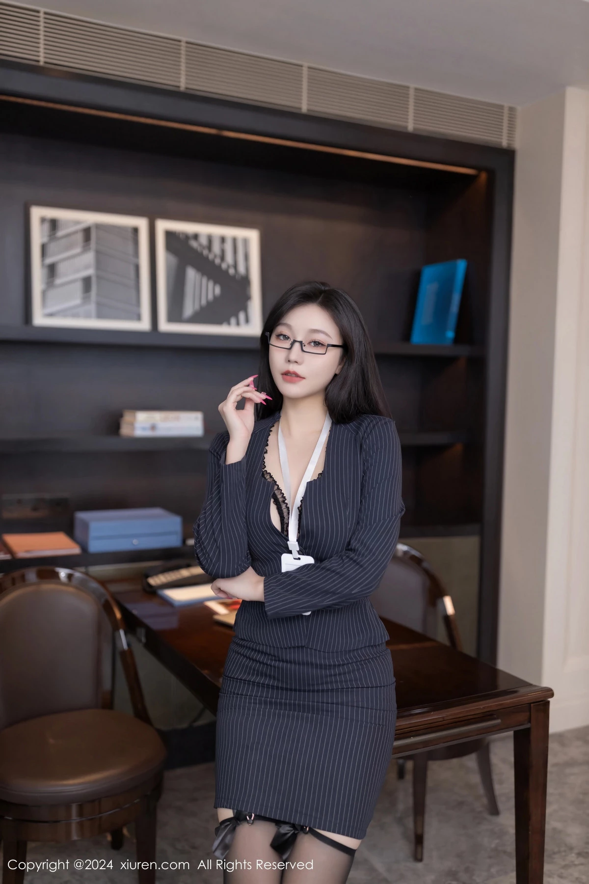 秀人集.com_[XiuRen秀人网]No.8537_模特安然anran性感OL制服露黑色蕾丝内衣配黑丝袜惹火诱惑写真80P