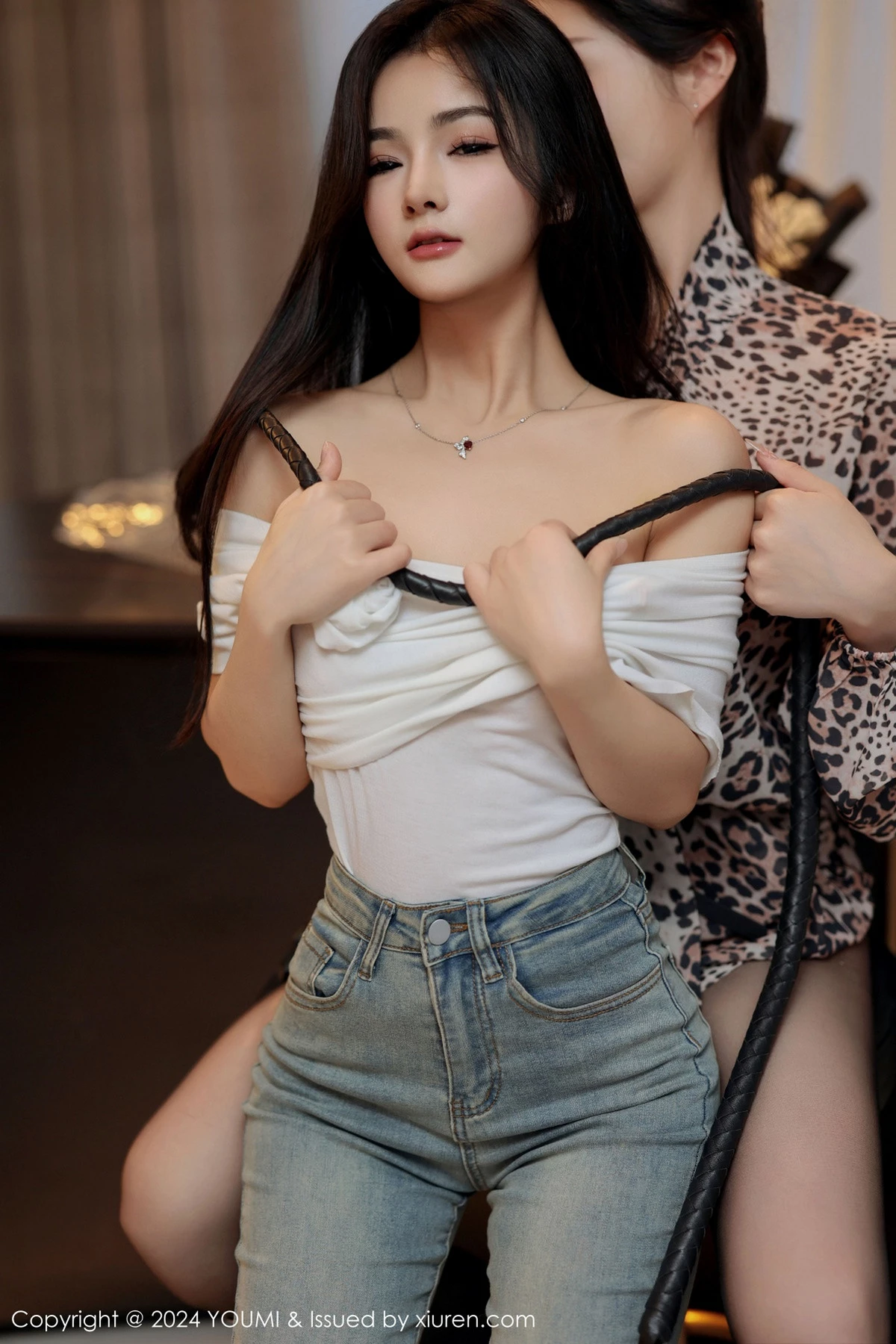 秀人集.com_[YouMi尤蜜荟]Vol.1061_模特合集谭小灵私房性感白色上衣配牛仔裤秀曼妙身姿诱惑写真99P