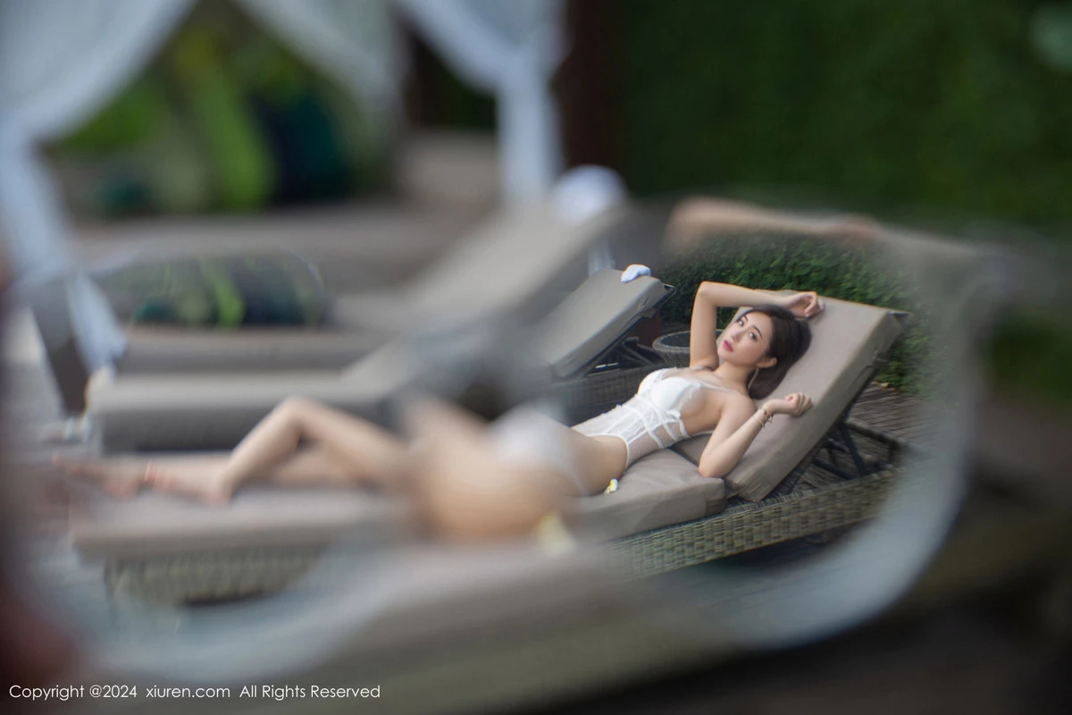 秀人集.com_[XiuRen秀人网]No.8522_女神绮里嘉ula性感白色蕾丝内衣配白丝吊袜秀完美身材诱惑写真79P
