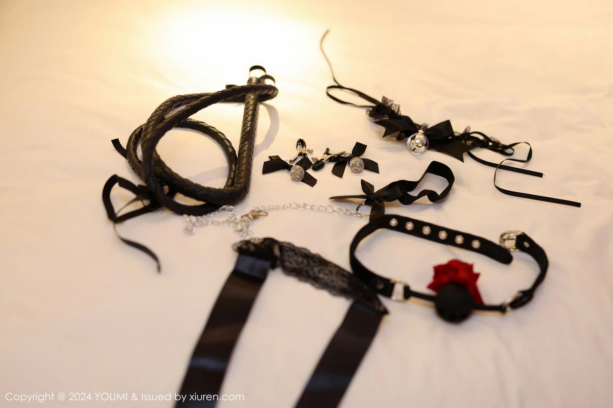 秀人集.com_[YouMi尤蜜荟]Vol.1061_模特合集谭小灵私房性感白色上衣配牛仔裤秀曼妙身姿诱惑写真99P