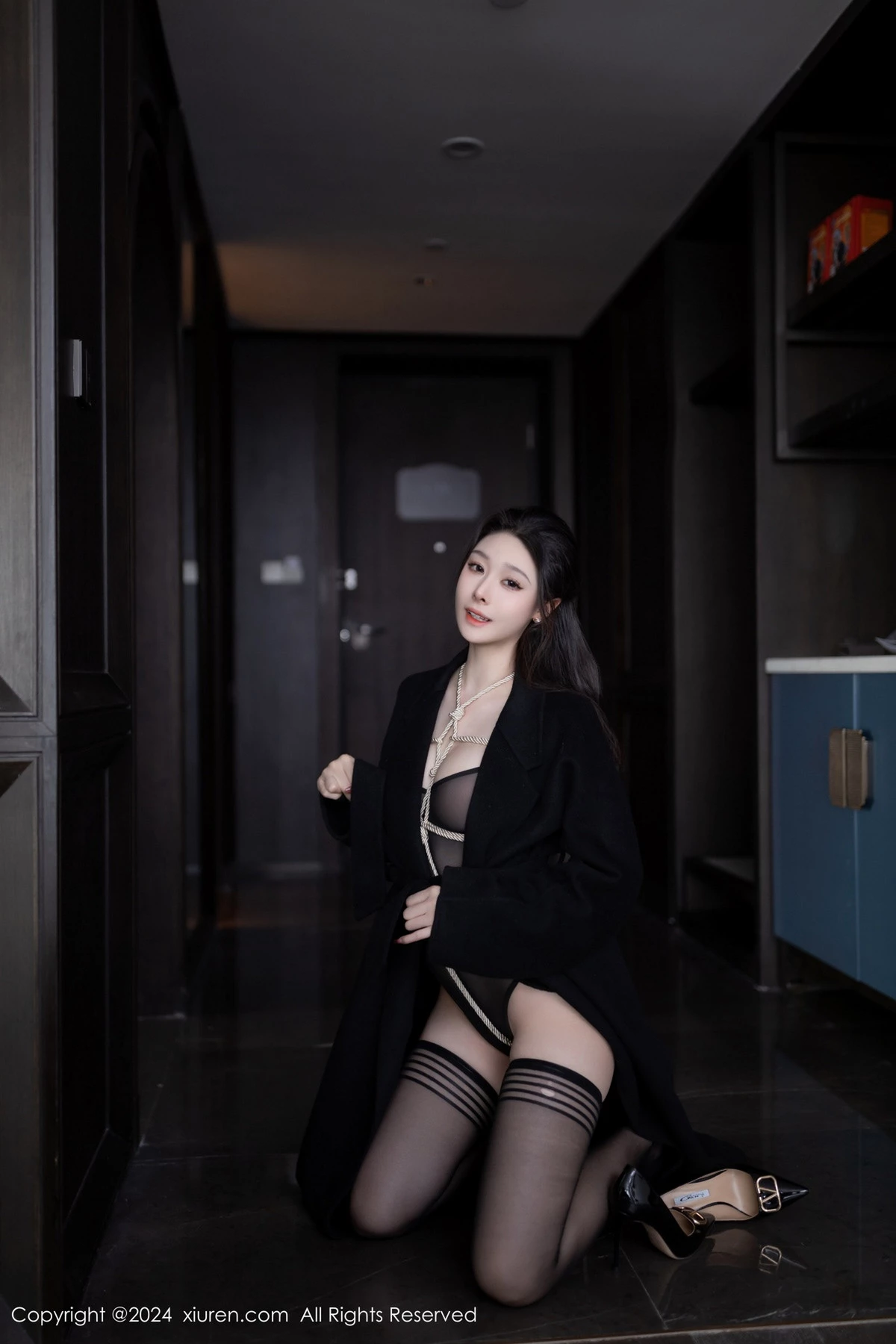 秀人集.com_[XiuRen秀人网]No.8552_模特小逗逗性感黑色薄纱连体衣情趣捆绑秀惹火身材撩人诱惑写真80P