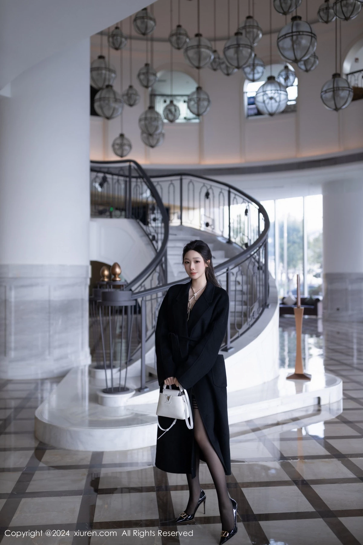 秀人集.com_[XiuRen秀人网]No.8552_模特小逗逗性感黑色薄纱连体衣情趣捆绑秀惹火身材撩人诱惑写真80P