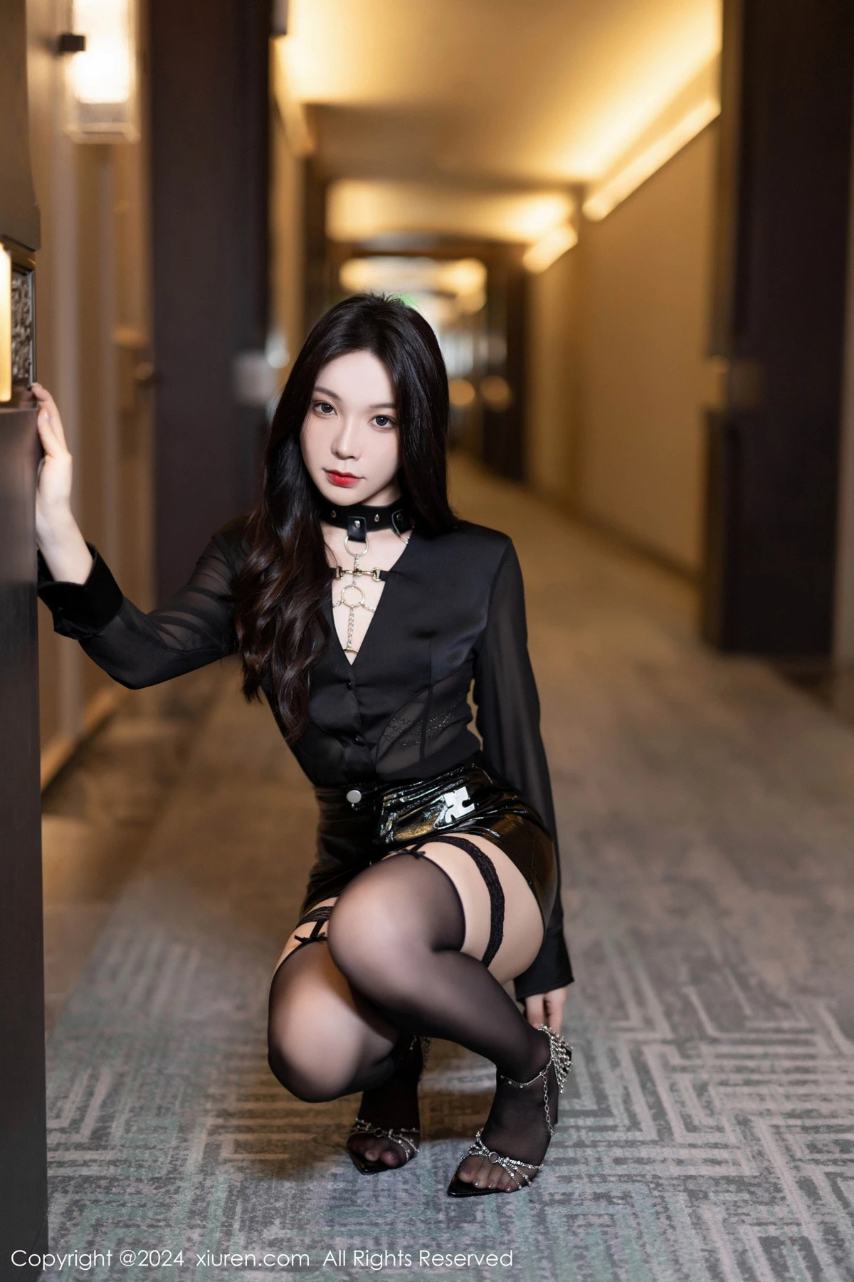 秀人集.com_[XiuRen秀人网]No.8554_模特徐莉芝Booty性感杏黑色服饰配黑色丝袜秀翘臀美腿诱惑写真81P