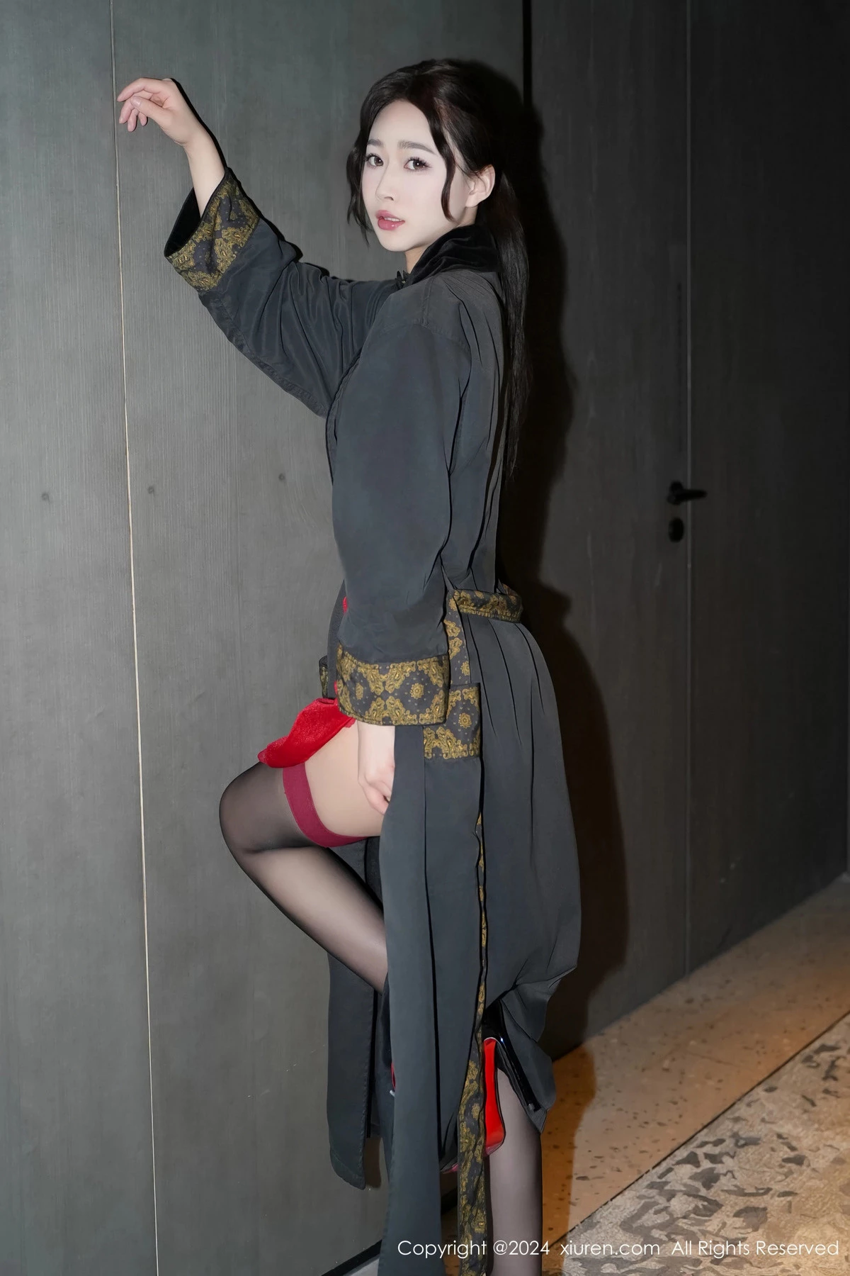 秀人集.com_[XiuRen秀人网]No.8547_模特软糖爱喝奶性感红色吊带短裙配黑丝吊袜秀曼妙身姿诱惑写真73P