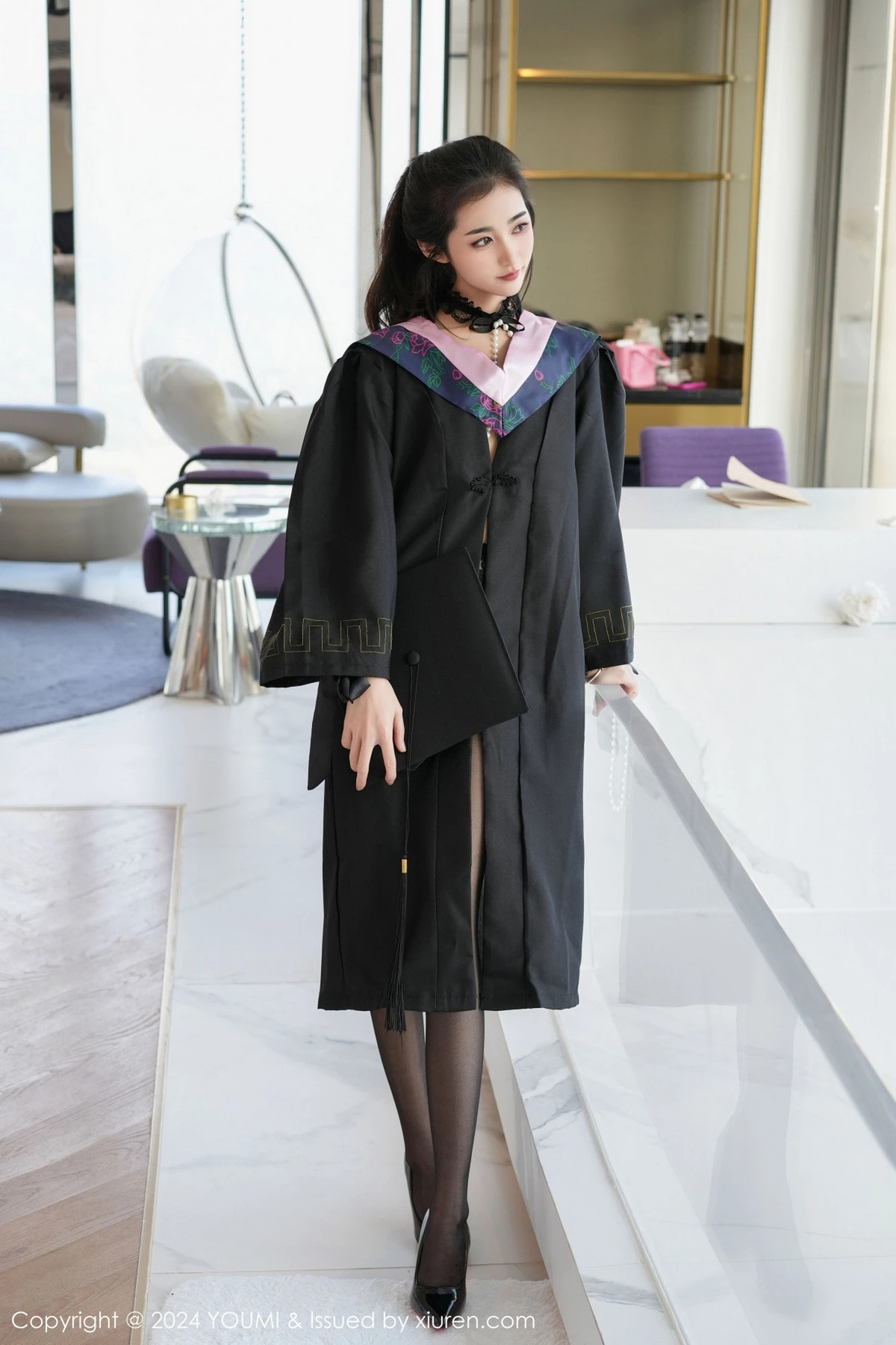 秀人集.com_[YouMi尤蜜荟]Vol.1064_模特鱼尾fish性感黑色风衣露黑色情趣服配超薄黑丝极致魅惑写真95P