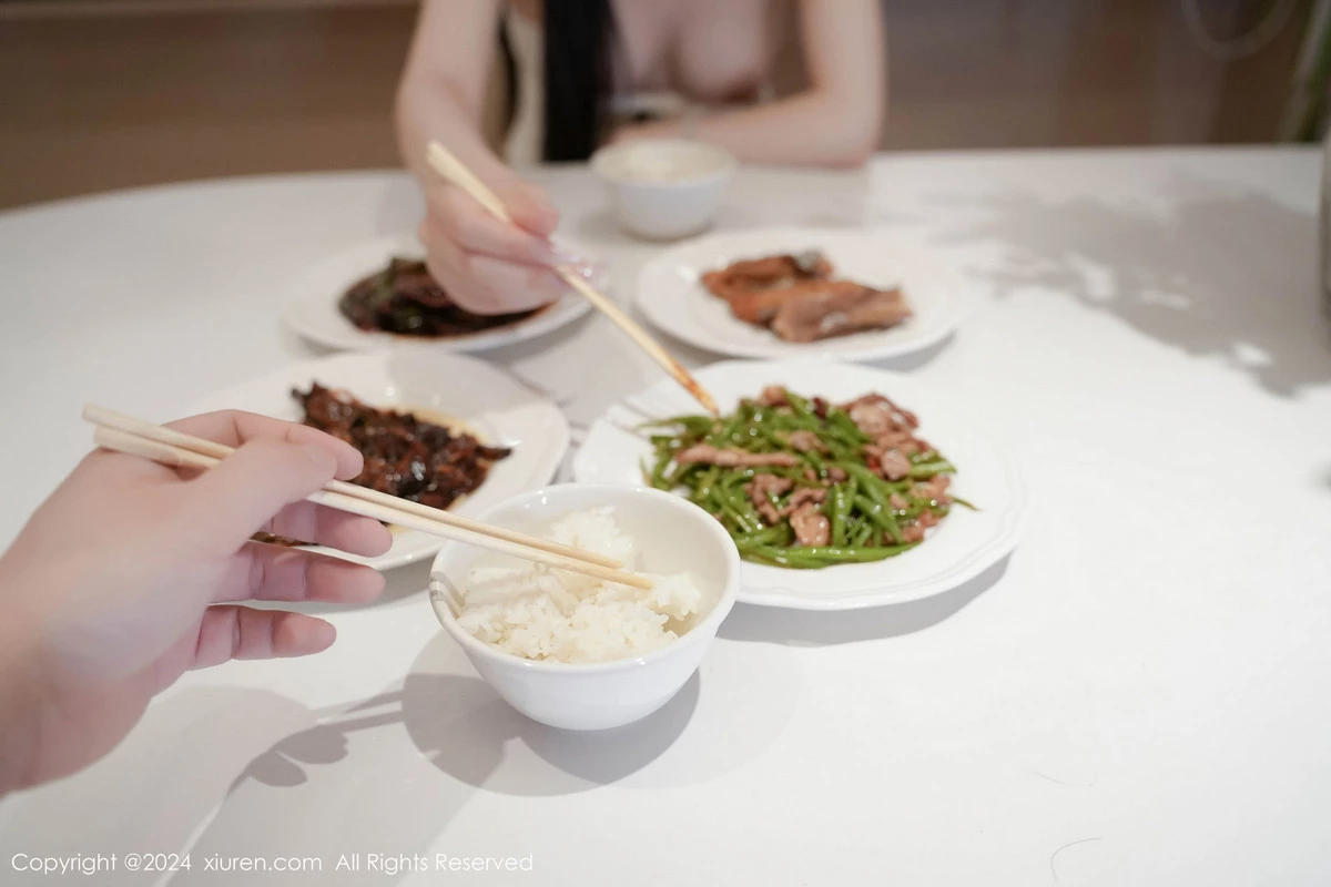 秀人集.com_[XiuRen秀人网]No.8557_模特晚苏susu性感浅色OL服饰配原色丝袜秀完美身材诱惑写真111P