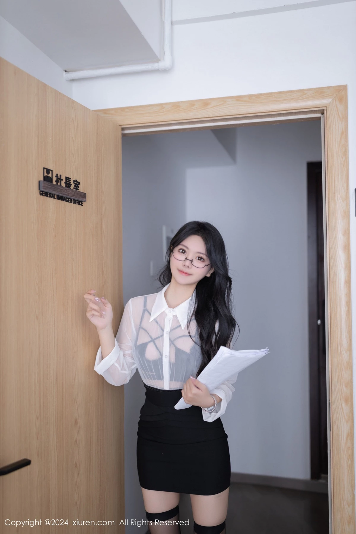 秀人集.com_[XiuRen秀人网]No.8560_模特幼幼性感秘书OL制服露黑色高叉连体衣秀完美身材诱惑写真80P