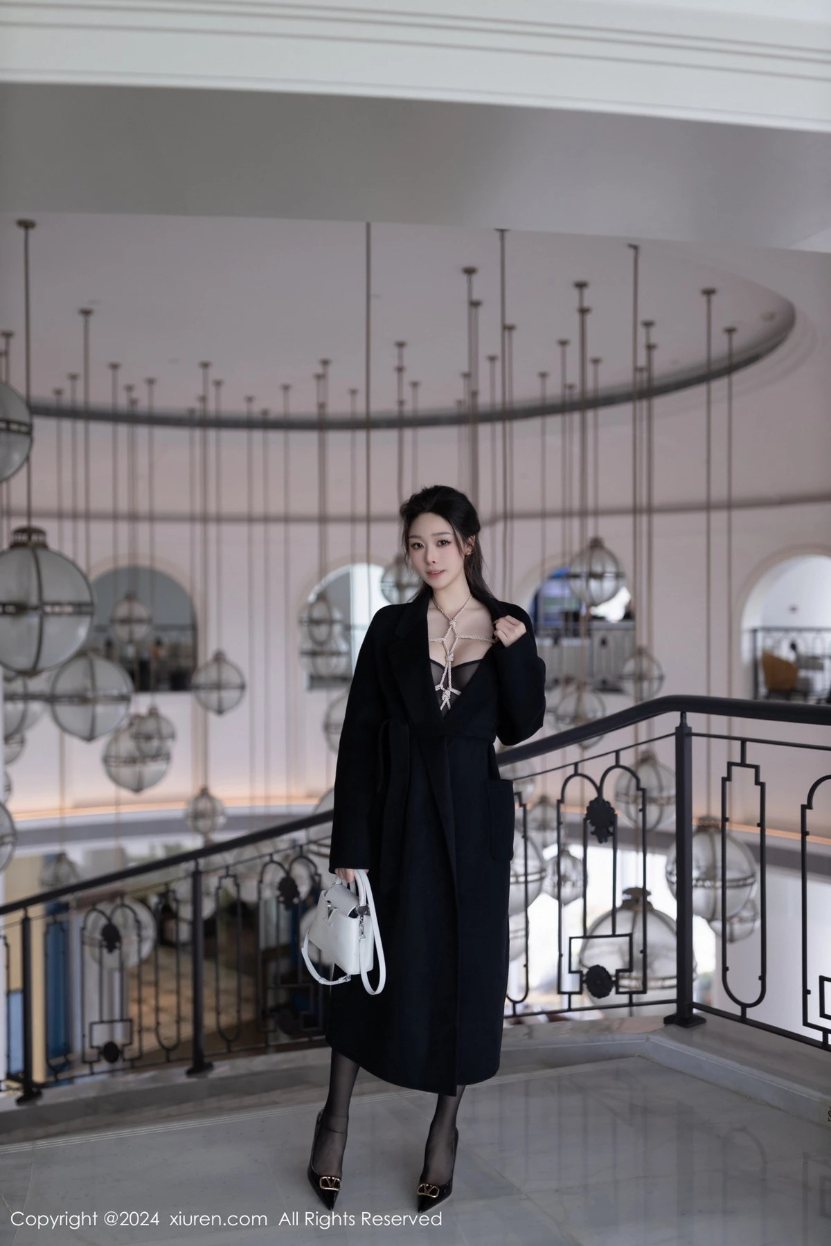 秀人集.com_[XiuRen秀人网]No.8552_模特小逗逗性感黑色薄纱连体衣情趣捆绑秀惹火身材撩人诱惑写真80P