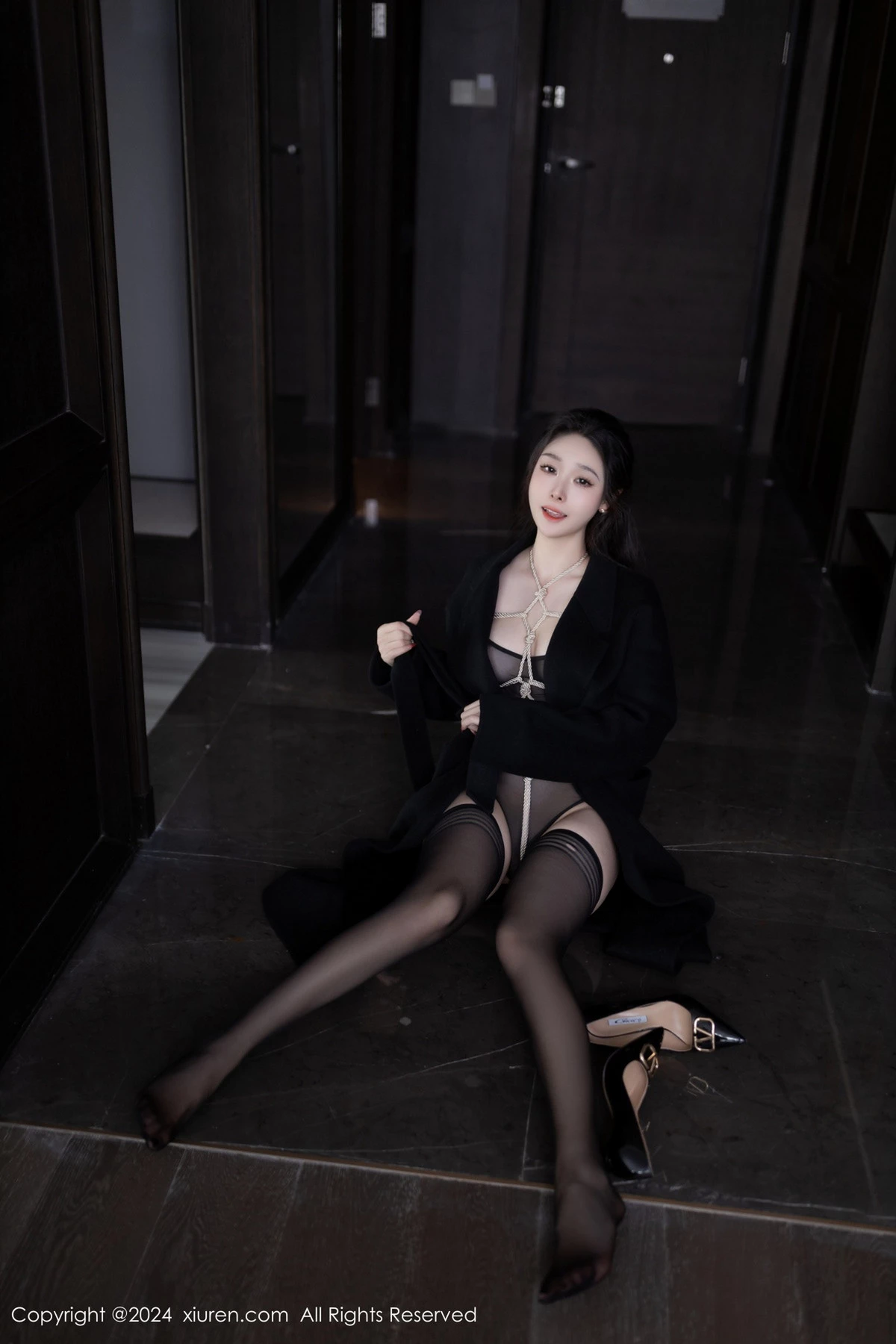 秀人集.com_[XiuRen秀人网]No.8552_模特小逗逗性感黑色薄纱连体衣情趣捆绑秀惹火身材撩人诱惑写真80P