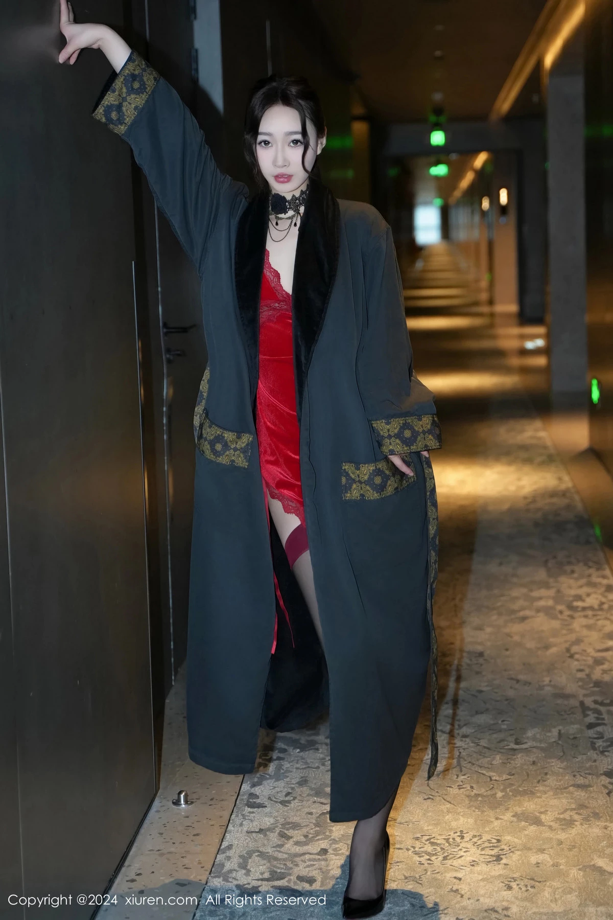 秀人集.com_[XiuRen秀人网]No.8547_模特软糖爱喝奶性感红色吊带短裙配黑丝吊袜秀曼妙身姿诱惑写真73P