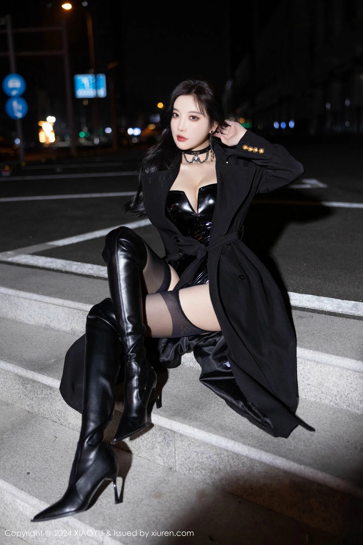 秀人集.com_[XiaoYu画语界]Vol.1241_女神杨晨晨Yome黑色外套露性感黑色皮质内衣秀丰腴身材诱惑写真85P