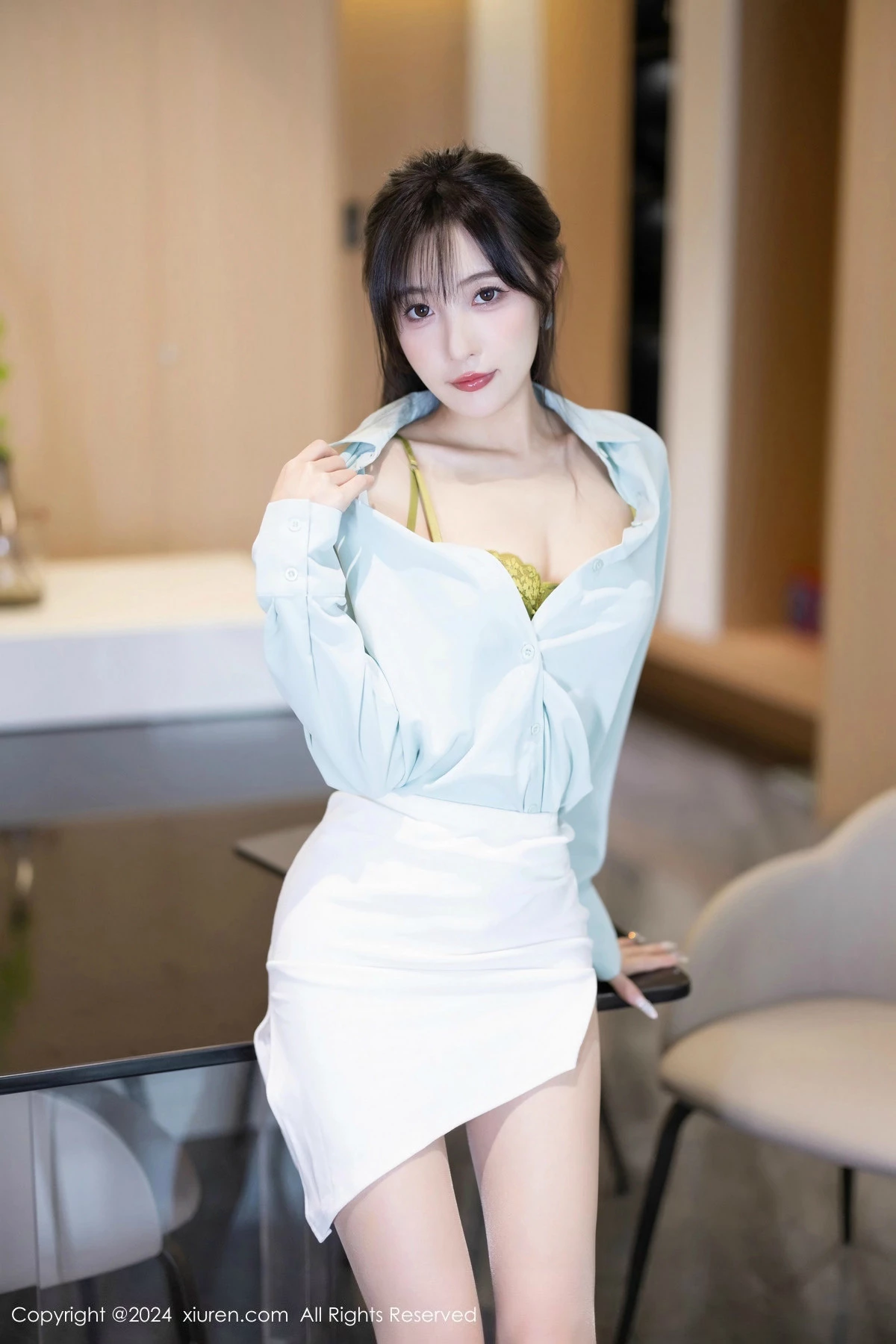 秀人集.com_[XiuRen秀人网]No.8589_模特林星阑性感浅绿衬衫配白短裙露超薄肉丝秀曼妙身姿诱惑写真86P