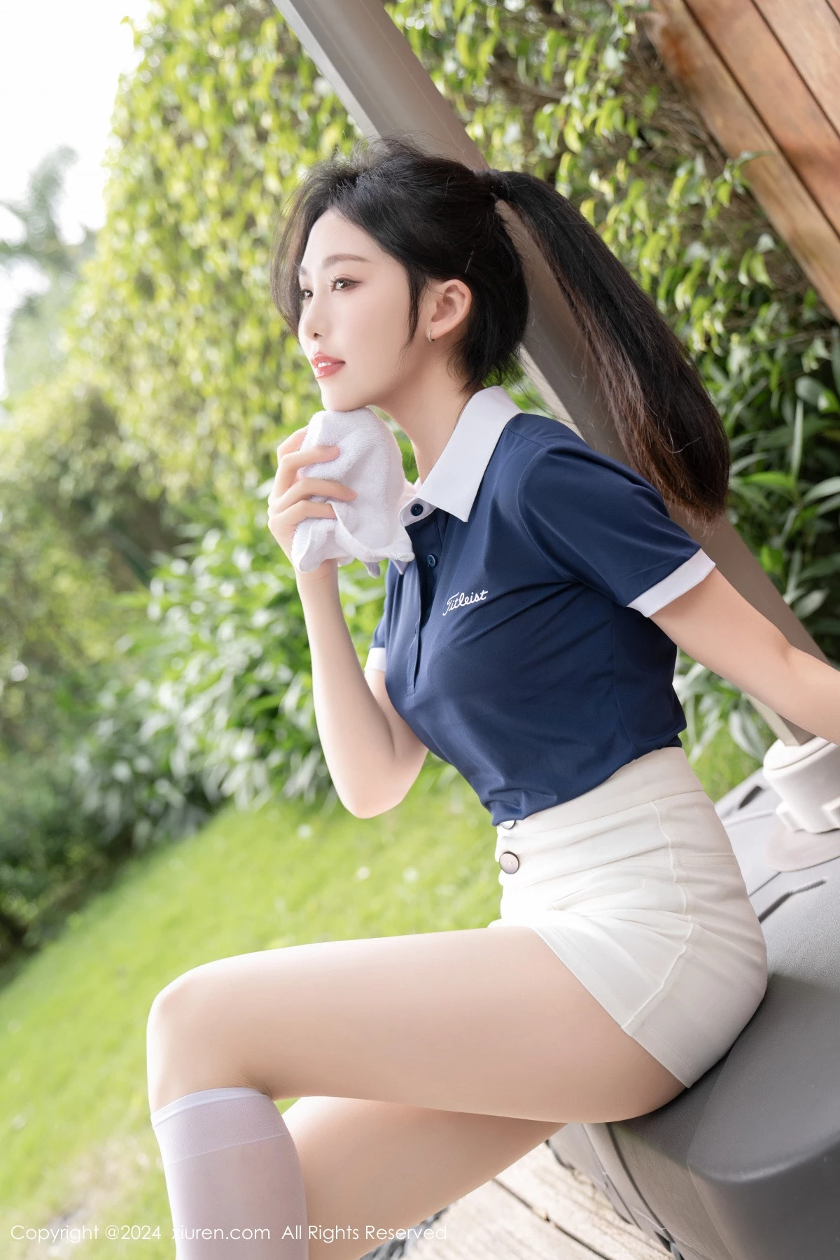 秀人集.com_[XiuRen秀人网]No.8625_模特利世高尔夫场景性感白色内衣配超薄肉丝秀曼妙身姿诱惑写真88P