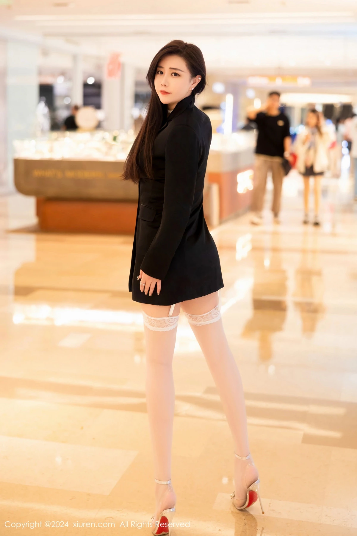 秀人集.com_[XiuRen秀人网]No.8642_模特王婉悠Queen性感白色内衣配白丝吊袜秀惹火身材诱惑写真86P