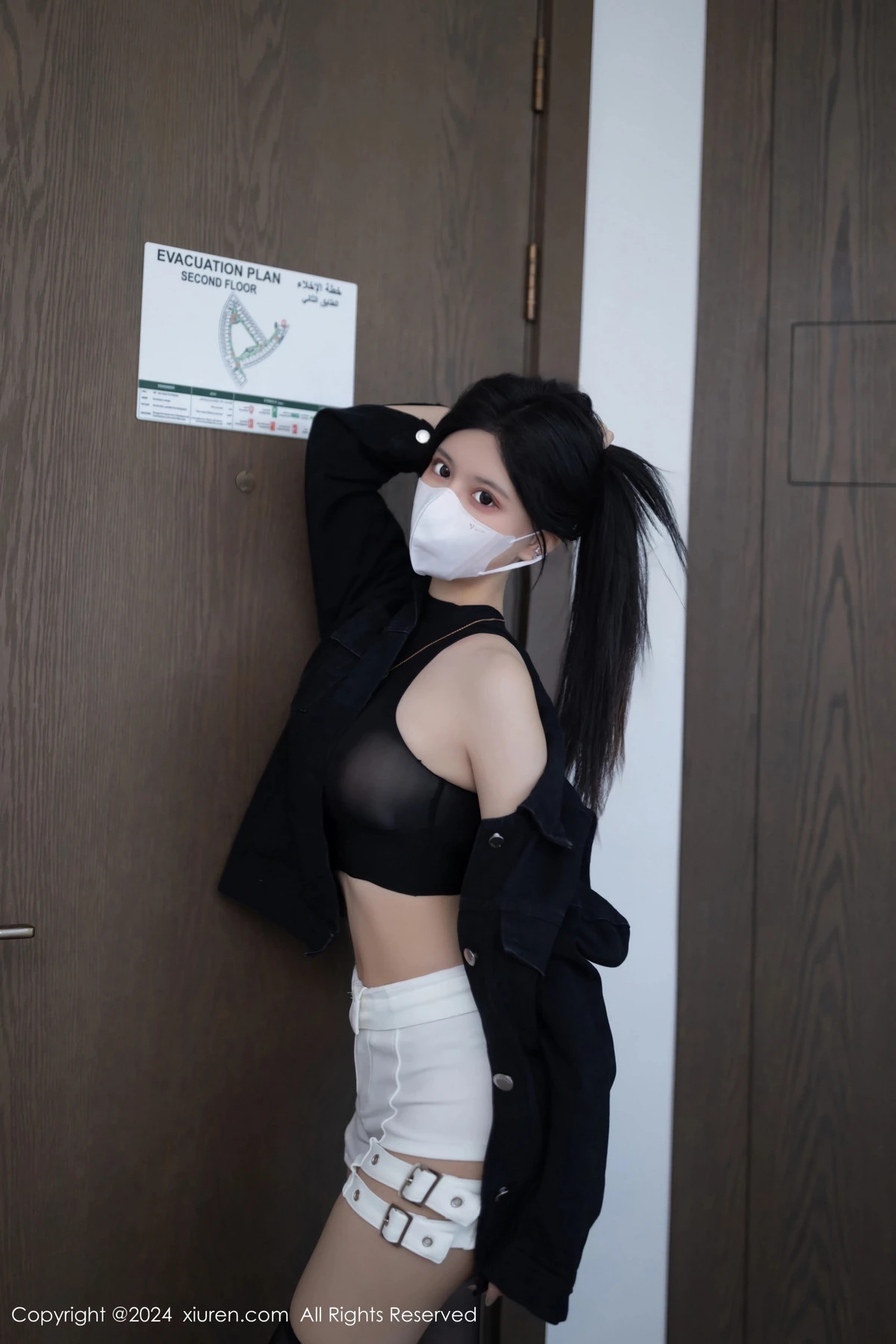 秀人集.com_[XiuRen秀人网]No.8636_模特幼幼黑色外衣露性感黑色轻透内衣配黑丝袜秀美腿诱惑写真80P