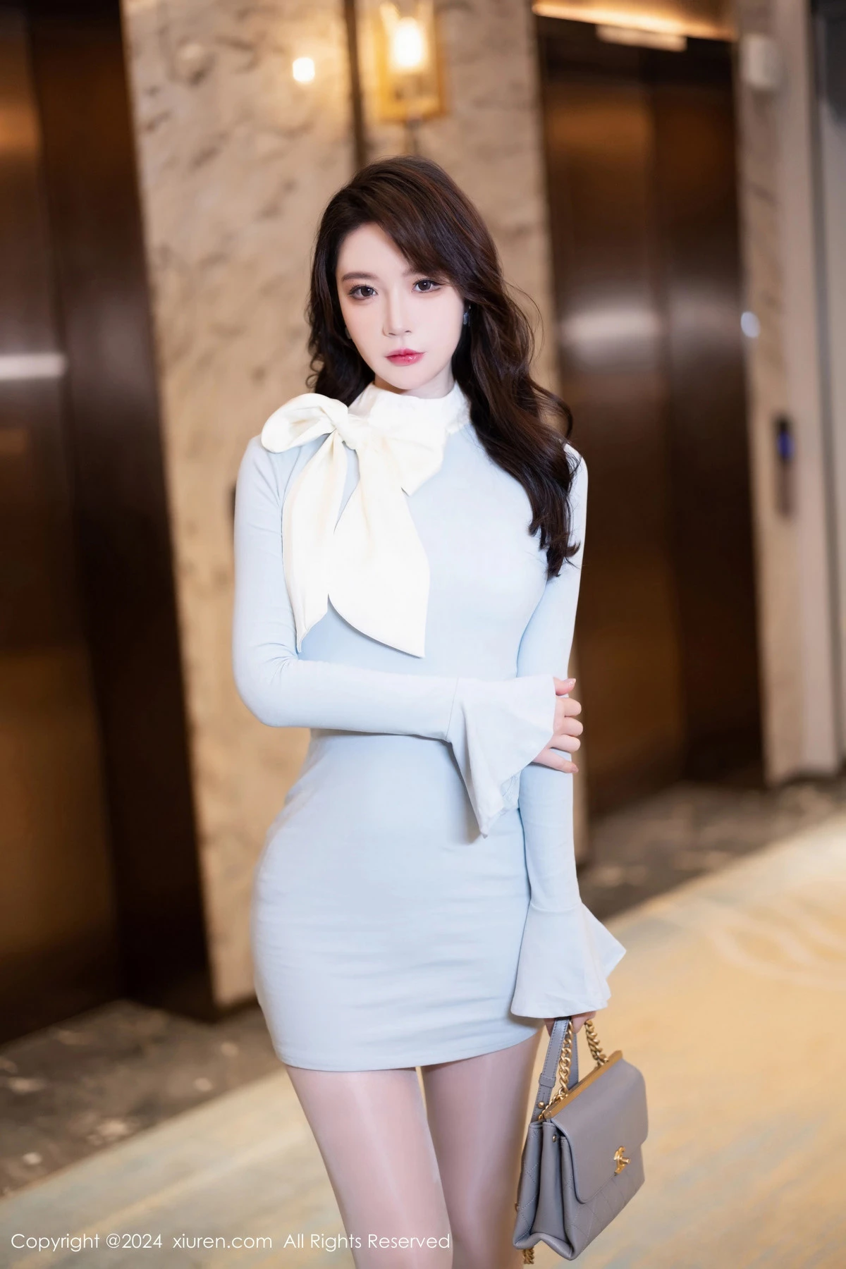 秀人集.com_[XiuRen秀人网]No.8643_模特梦心玥性感浅蓝色连衣短裙配闪亮白丝秀高挑身材诱惑写真91P
