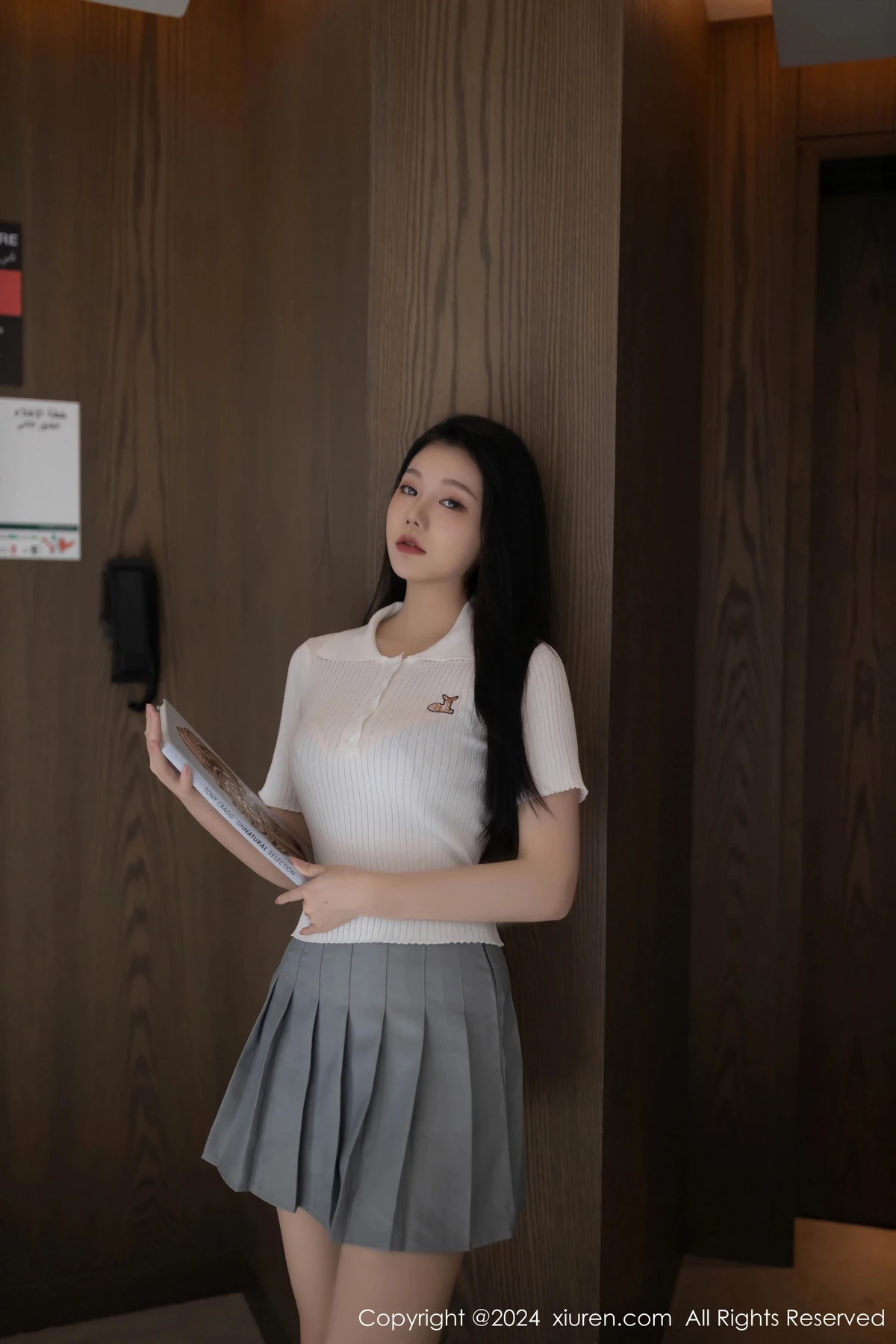 秀人集.com_[XiuRen秀人网]No.8649_模特安然anran性感白色上衣配灰色短裙露蕾丝内衣撩人诱惑写真80P