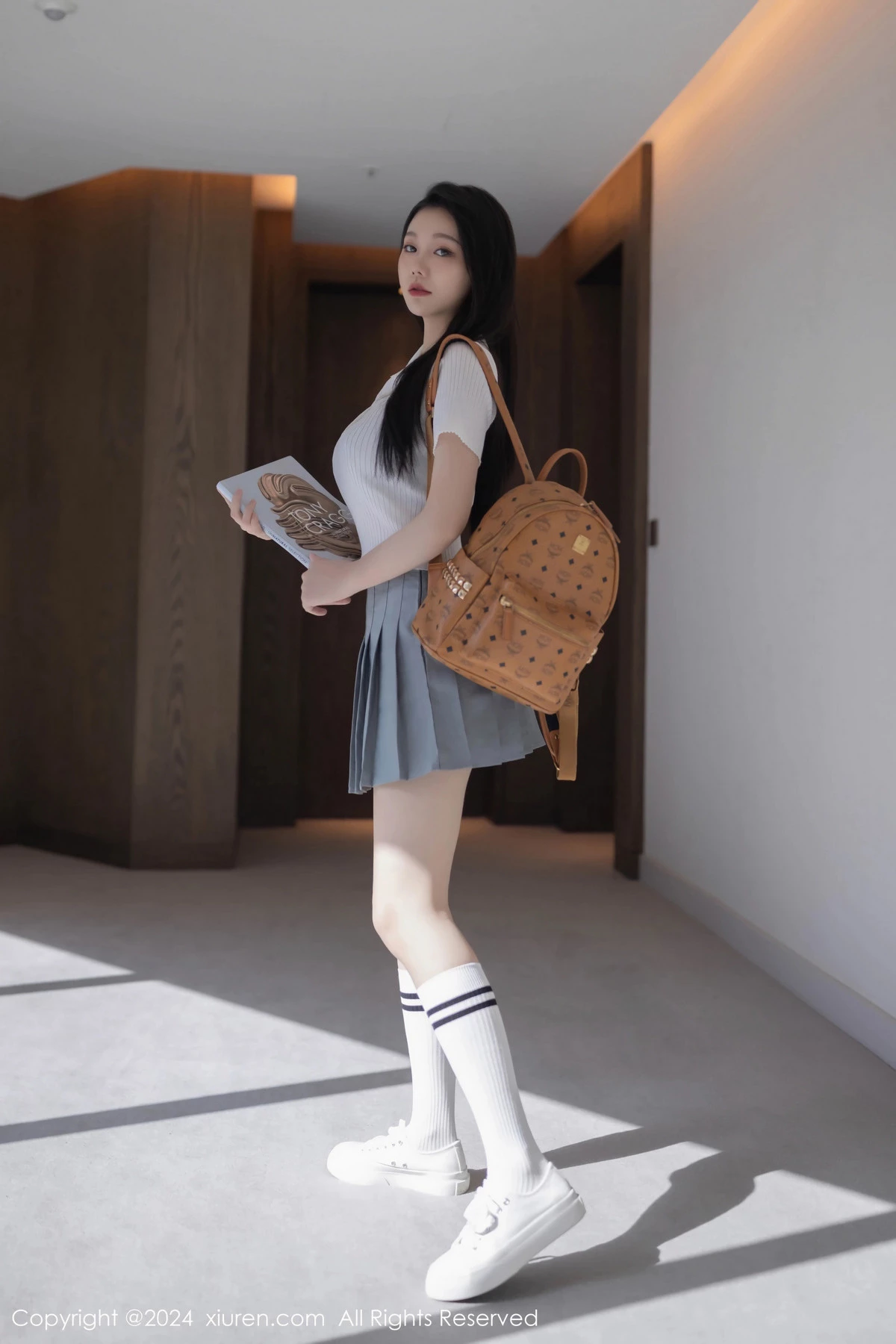 秀人集.com_[XiuRen秀人网]No.8649_模特安然anran性感白色上衣配灰色短裙露蕾丝内衣撩人诱惑写真80P