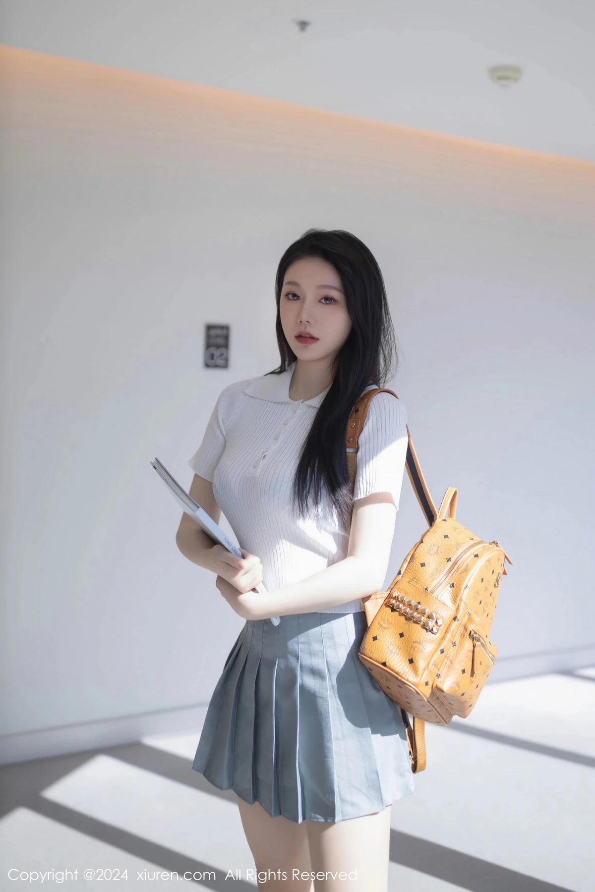 秀人集.com_[XiuRen秀人网]No.8649_模特安然anran性感白色上衣配灰色短裙露蕾丝内衣撩人诱惑写真80P