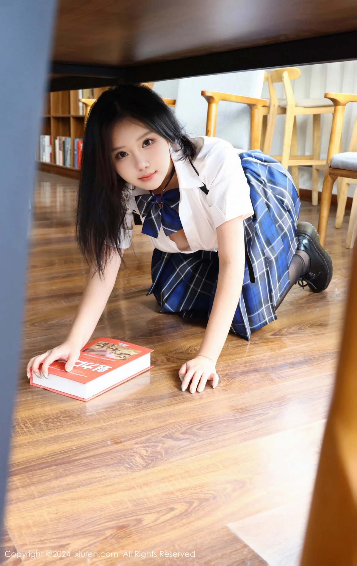 秀人集.com_[XiuRen秀人网]No.8637_模特小薯条nienie图书馆场景JK制服配黑丝袜秀完美身材诱惑写真80P
