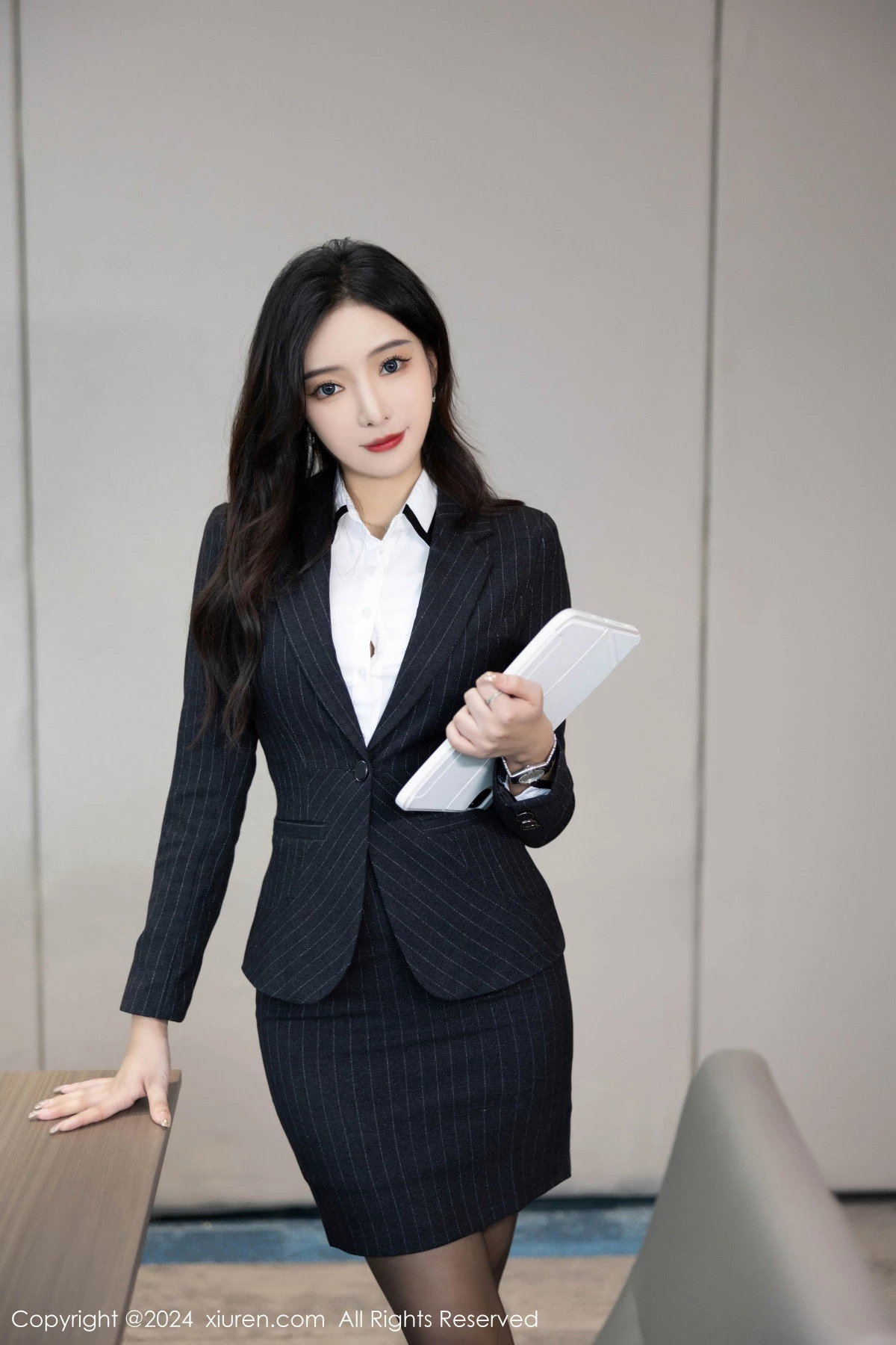 秀人集.com_[XiuRen秀人网]No.8656_女神王馨瑶yanni性感深色OL制服露粉色内衣配超薄黑丝诱惑写真85P