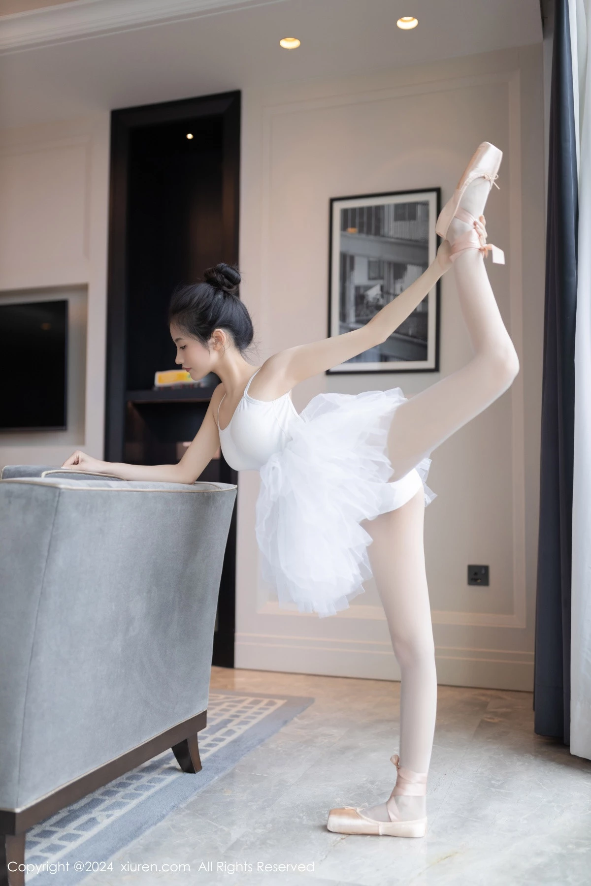 秀人集.com_[XiuRen秀人网]No.8657_模特鱼尾fish私房性感白色芭蕾短裙配白丝袜秀美腿玉足迷人写真80P
