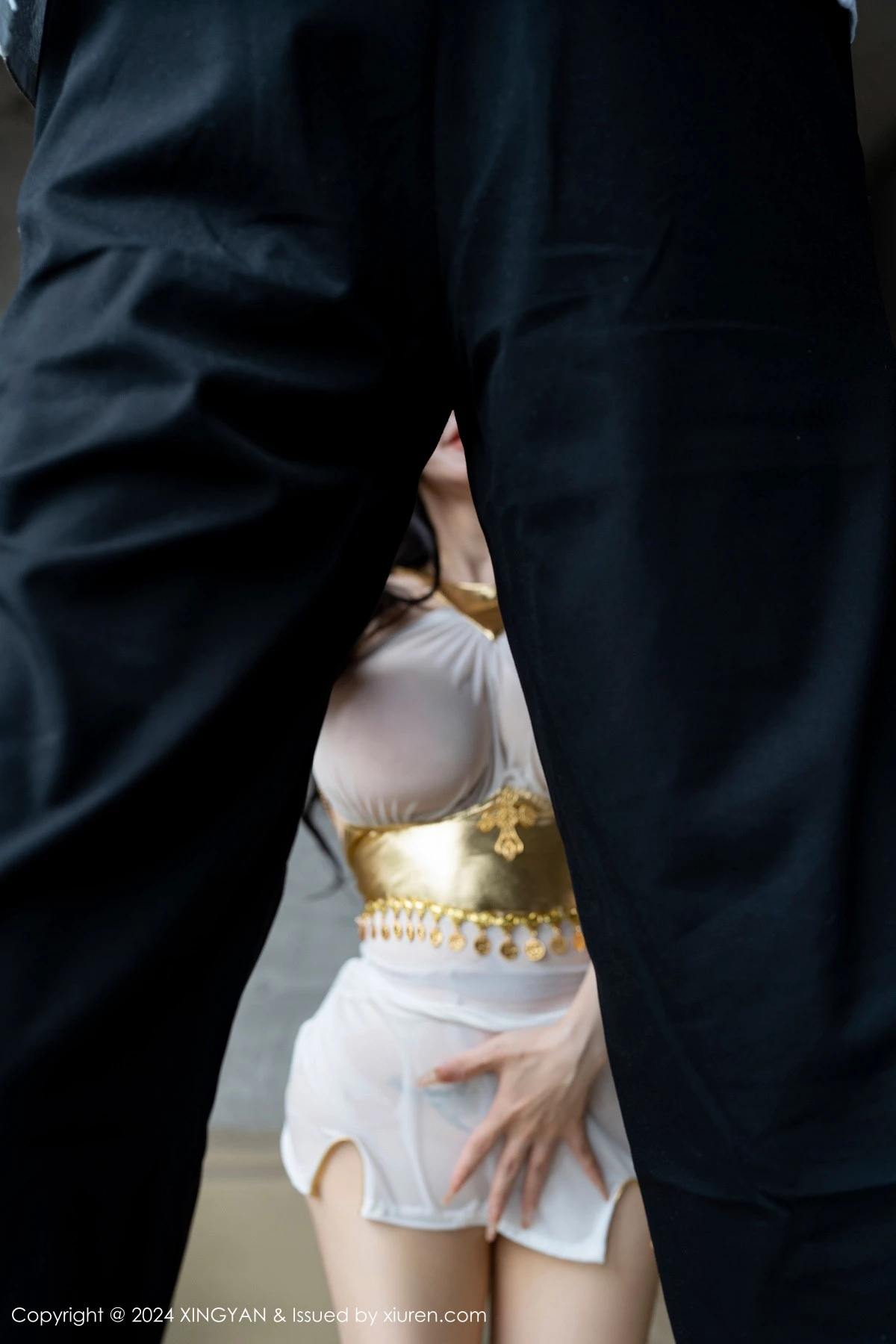 秀人集.com_[XINGYAN星颜社]VOL.238_模特潘思沁性感白色轻透连衣短裙配原色丝袜秀丰满身材诱惑写真82P