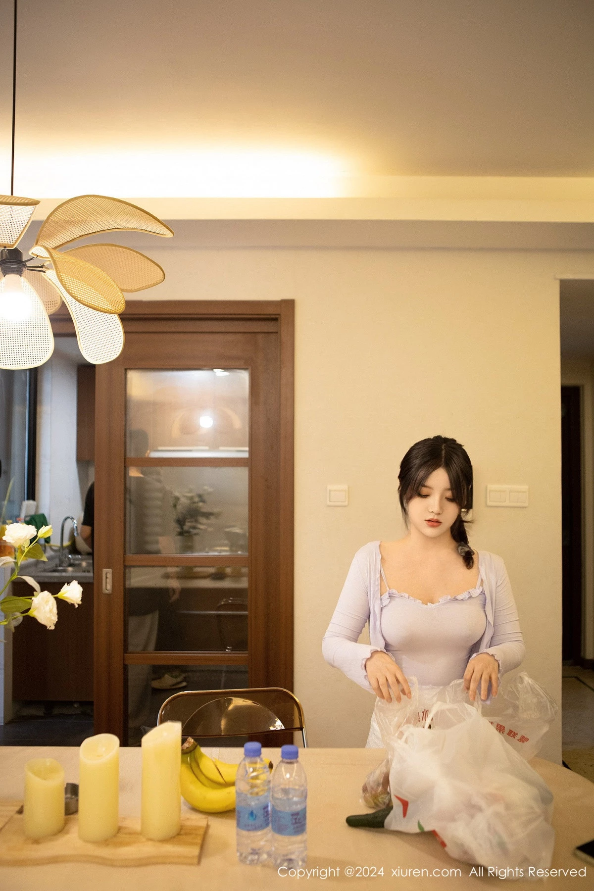 秀人集.com_[XiuRen秀人网]No.8677_模特豆瓣酱场景拍摄性感浅紫上衣配超薄肉丝秀丰腴身材诱惑写真89P