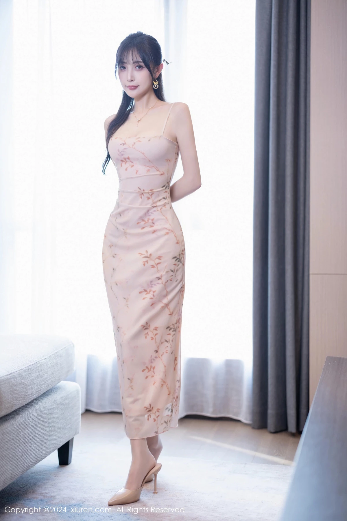 秀人集.com_[XiuRen秀人网]No.8682_模特林星阑性感浅粉色连衣裙+灰色连体内衣秀曼妙身姿诱惑写真82P