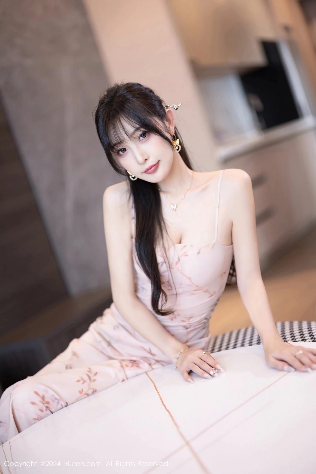 秀人集.com_[XiuRen秀人网]No.8682_模特林星阑性感浅粉色连衣裙+灰色连体内衣秀曼妙身姿诱惑写真82P